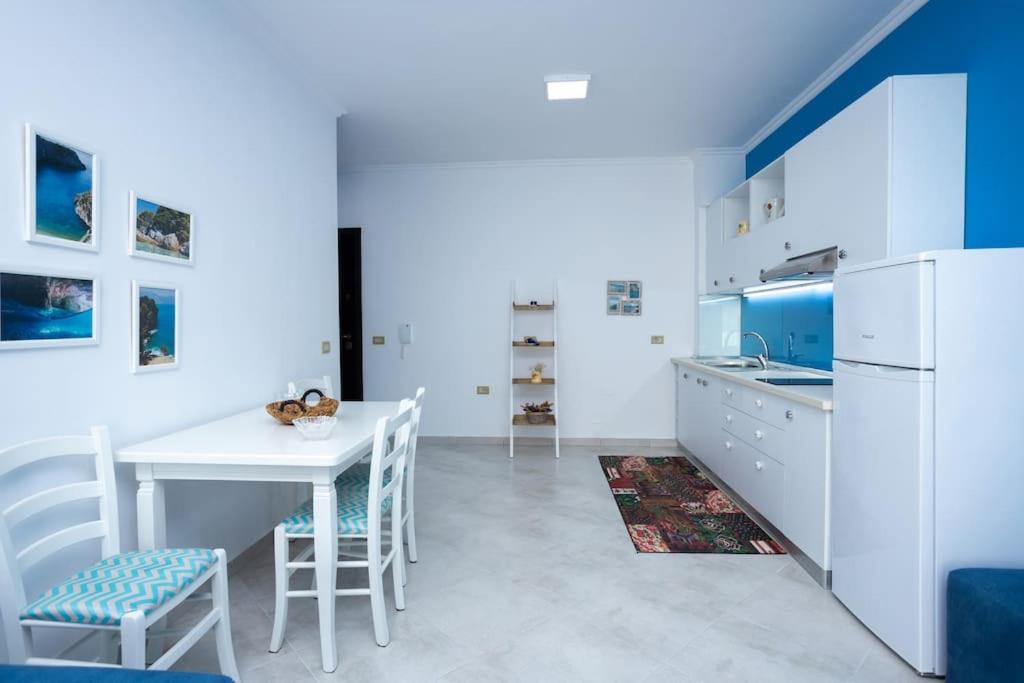 Central Seaview Apartment by PikHost