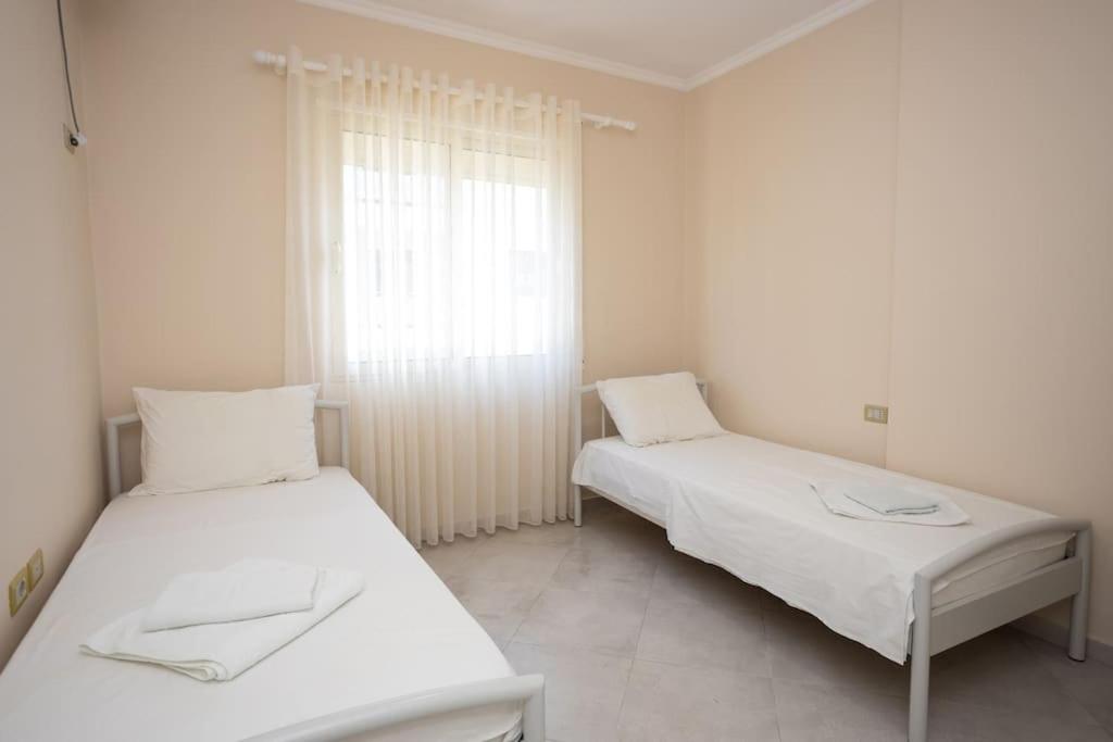 Central Seaview Apartment by PikHost