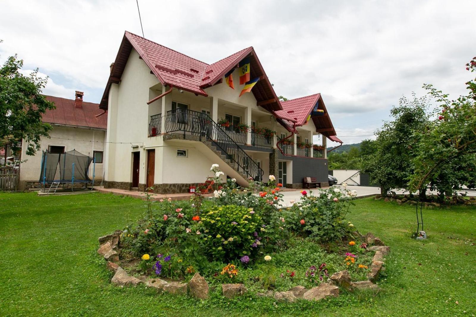 Casa Mădălina view 3