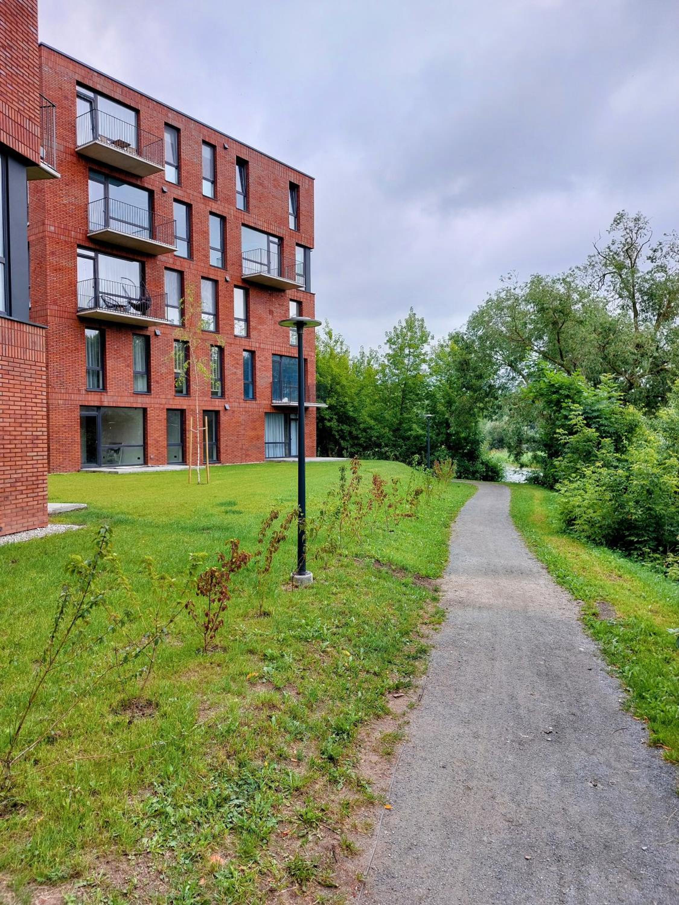 M18 Waterside Park Apartments, Self check-in, Free parking, Wi-fi view 3