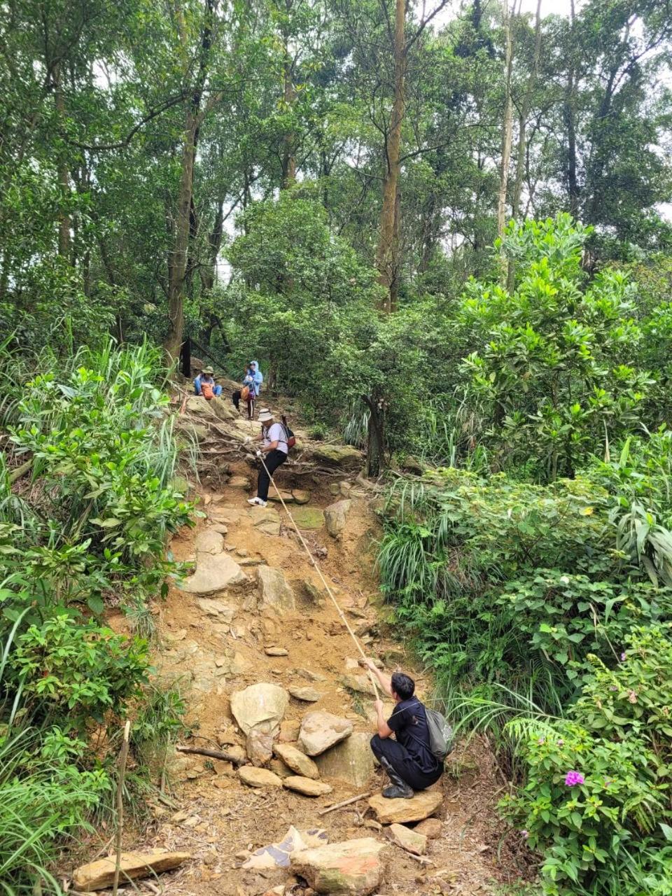 Chú Thiện Homestay and Camping view 3