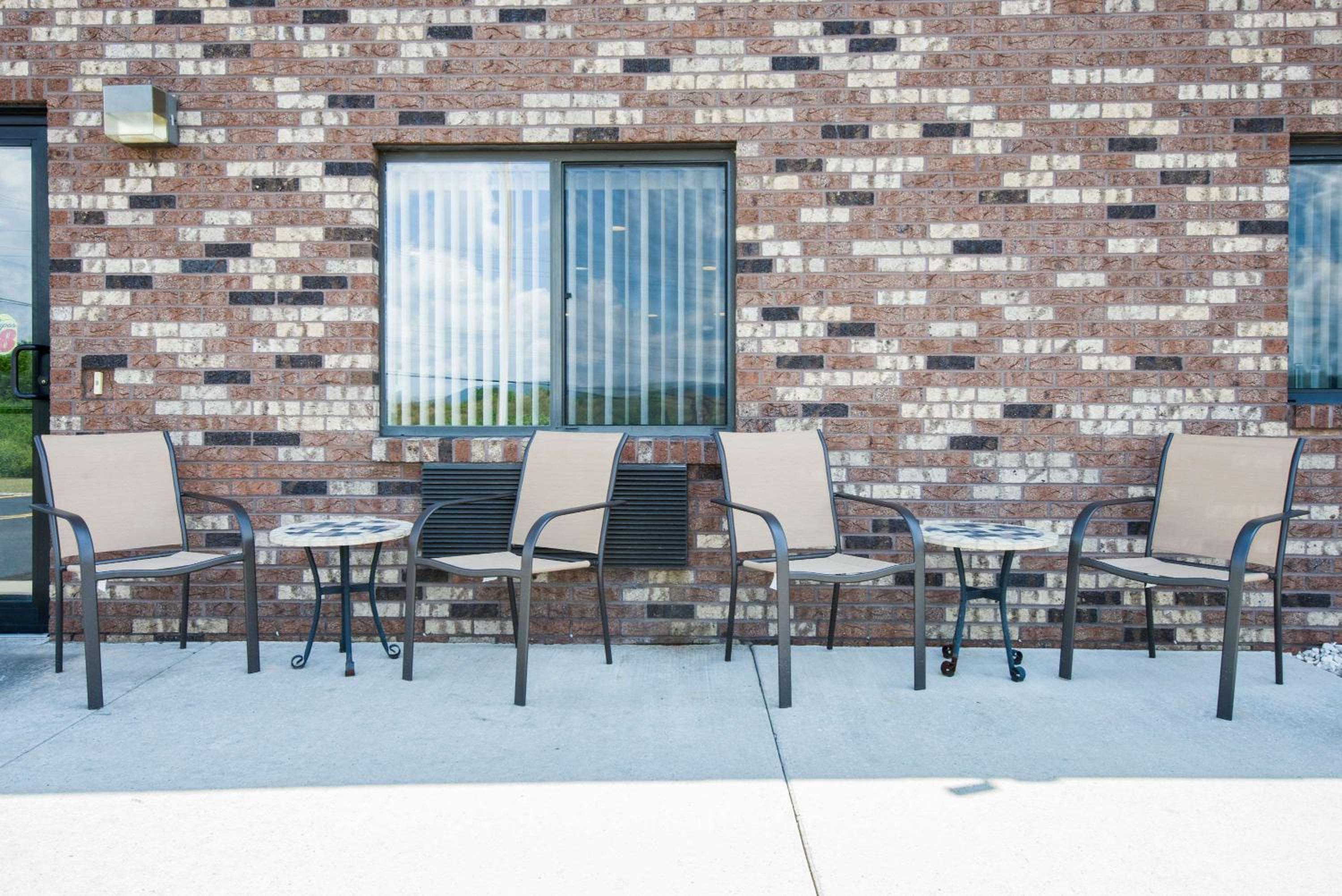 Altoona Vacations - Super 8 by Wyndham Altoona - Property Image 3