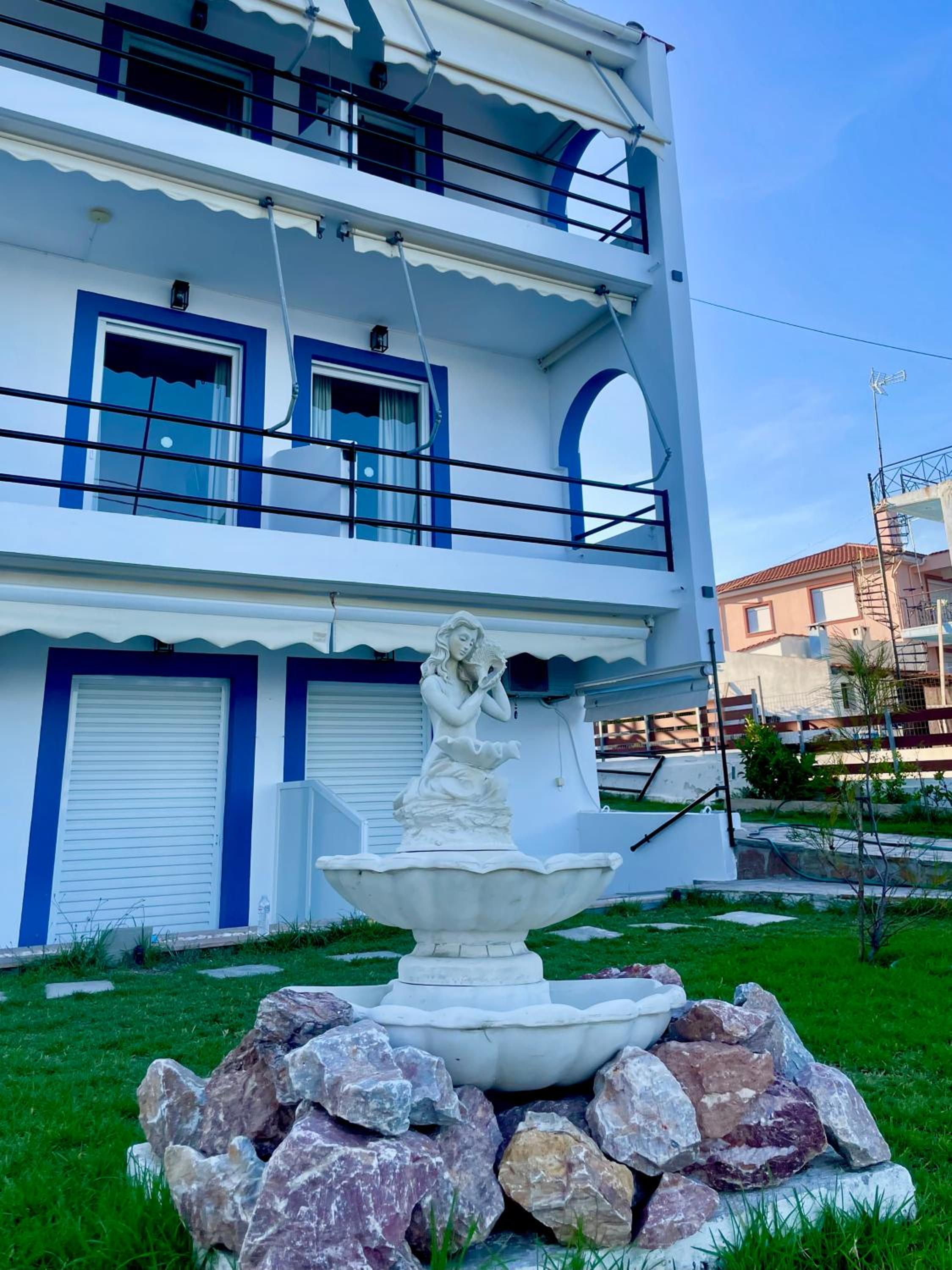 Sianos apartments