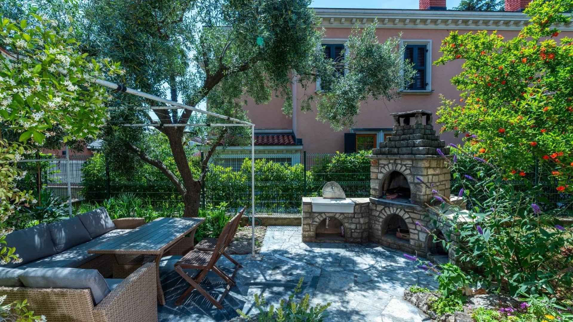 Apartment Zmak with Terrace view 3