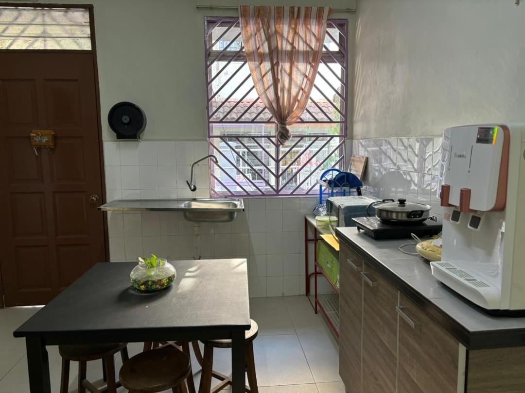 Comfortable Retreat in Megah Ria photo 2