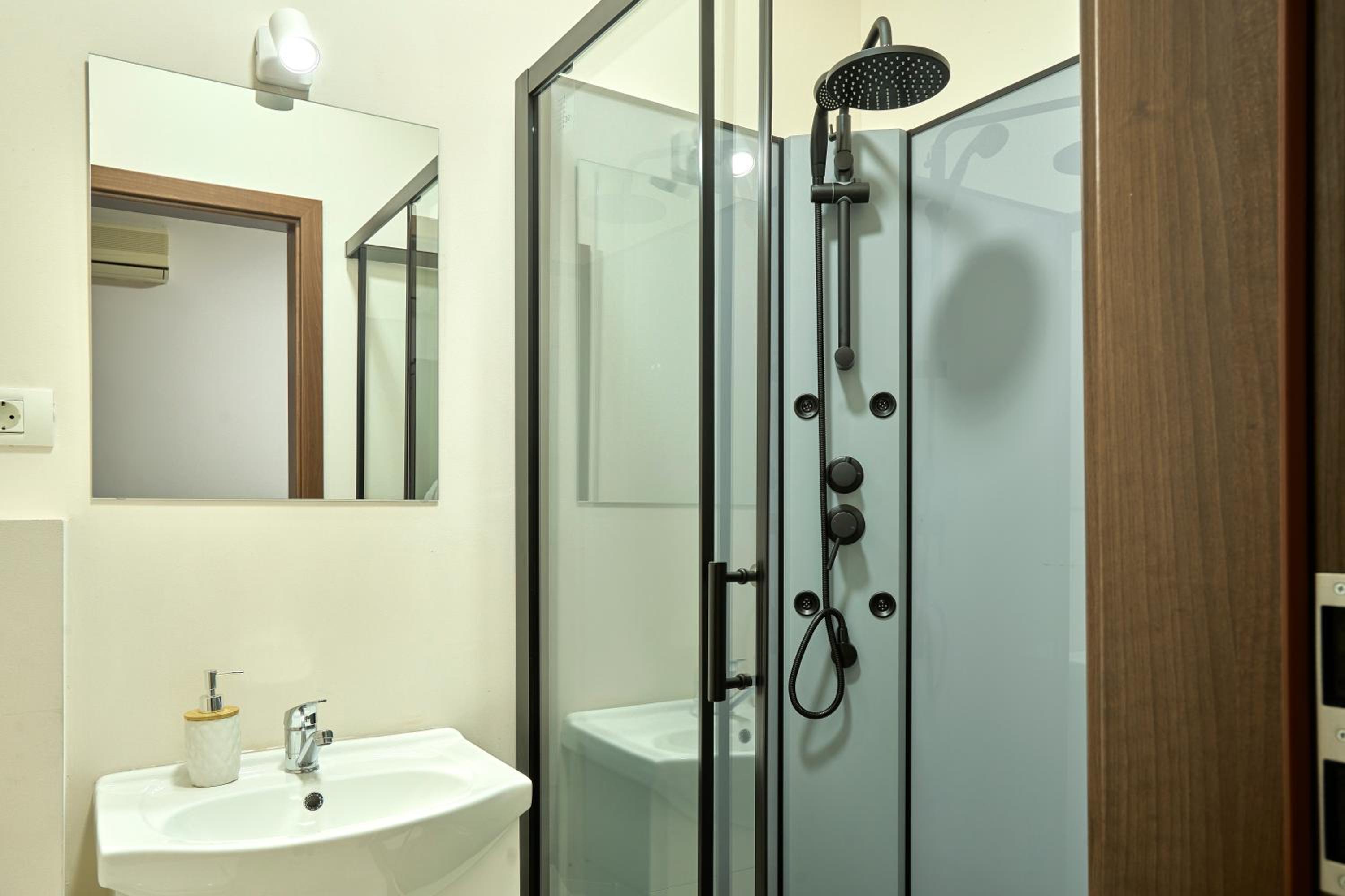 Therme Airport Resort