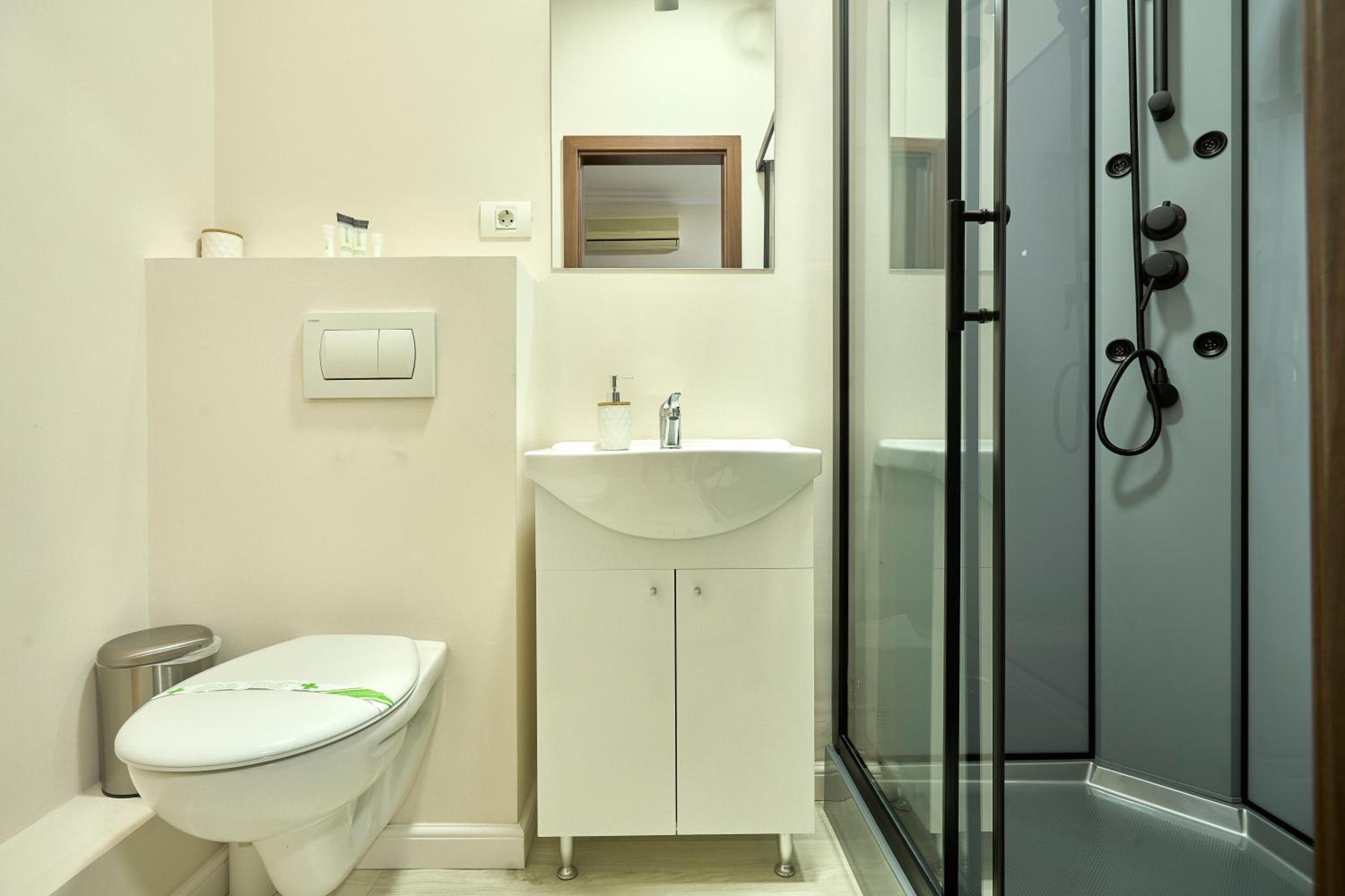 Therme Airport Resort