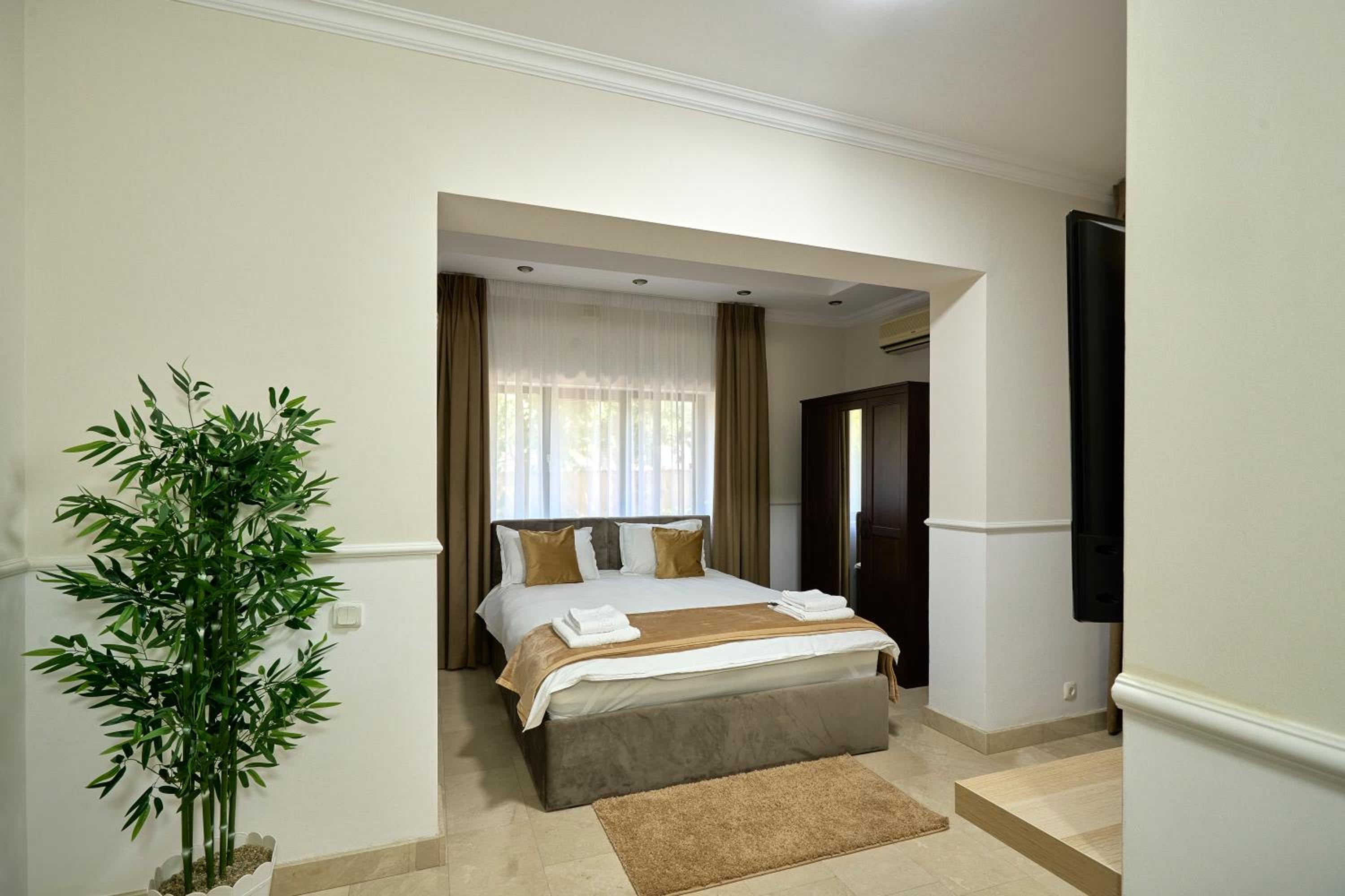 Therme Airport Resort
