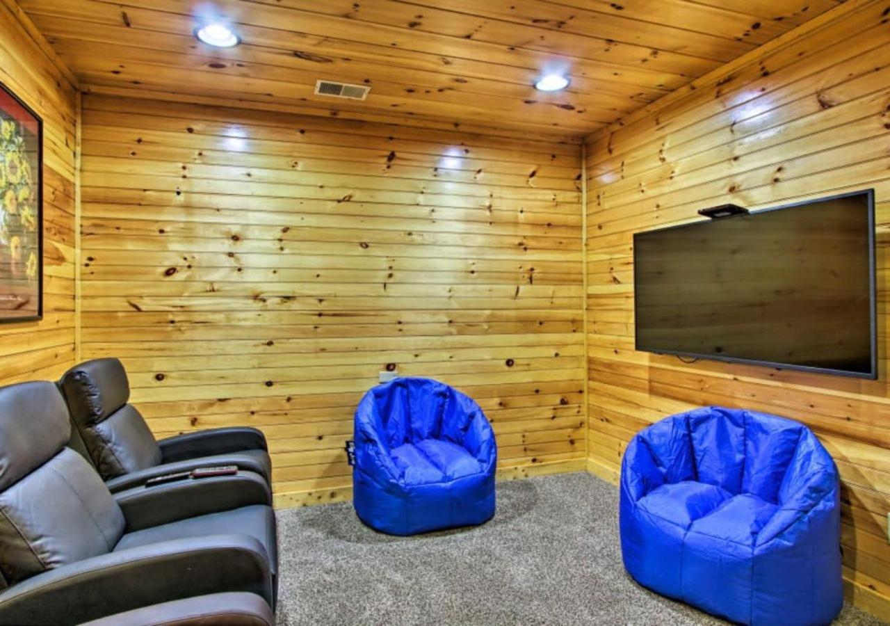 Top Ranked Cabin! Great Amenities, Great Location! view 4
