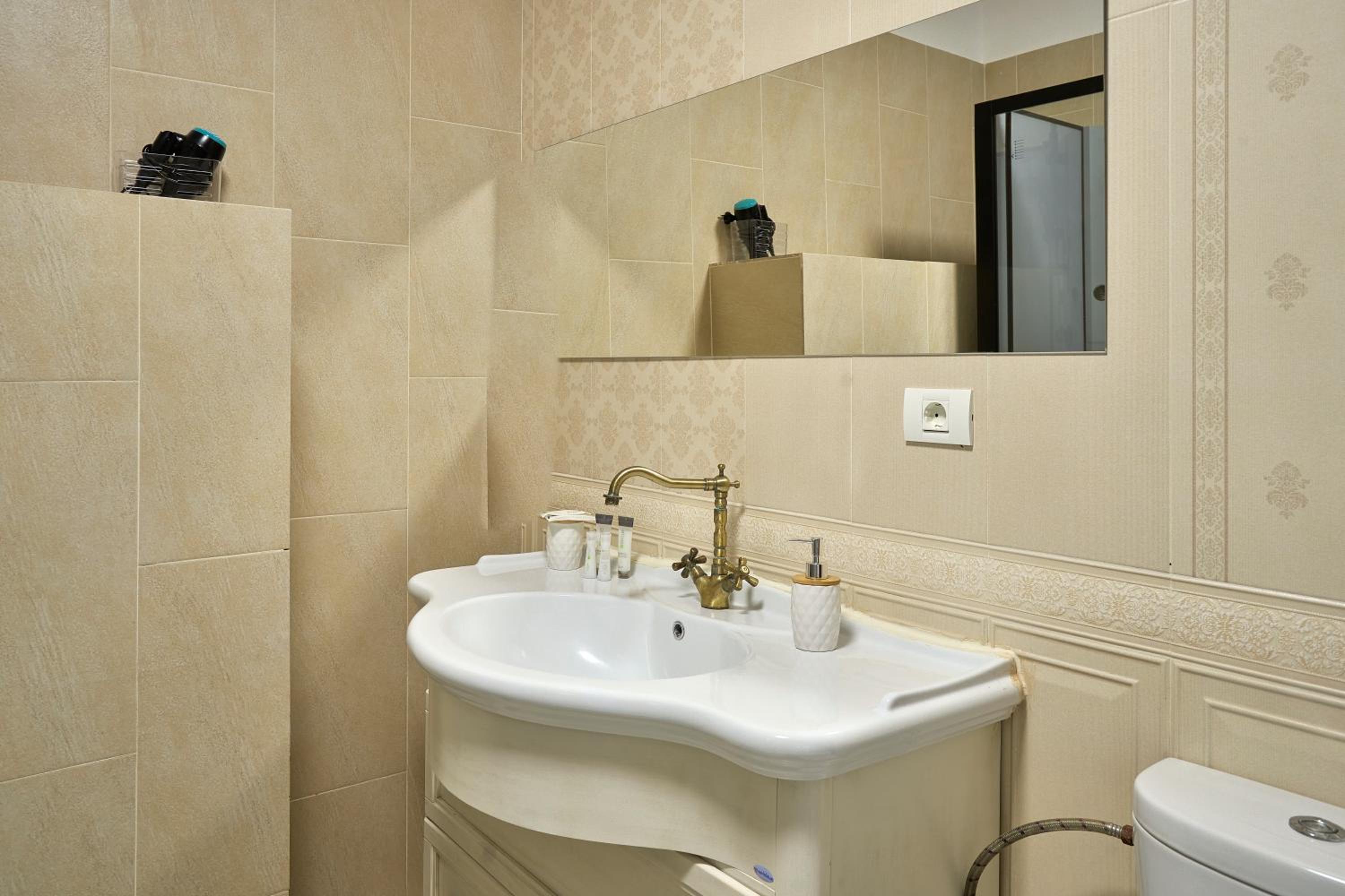 Therme Airport Resort