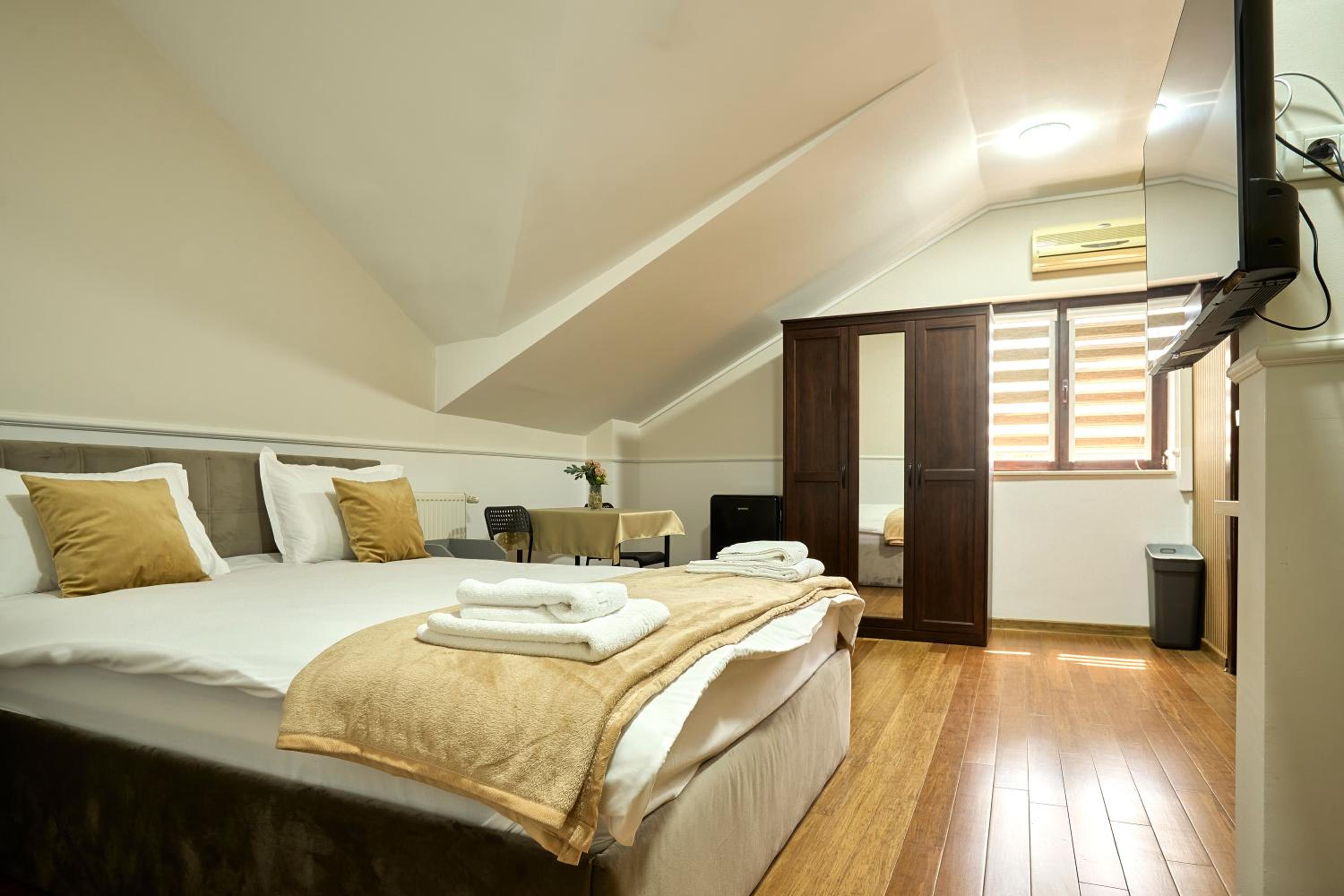 Therme Airport Resort