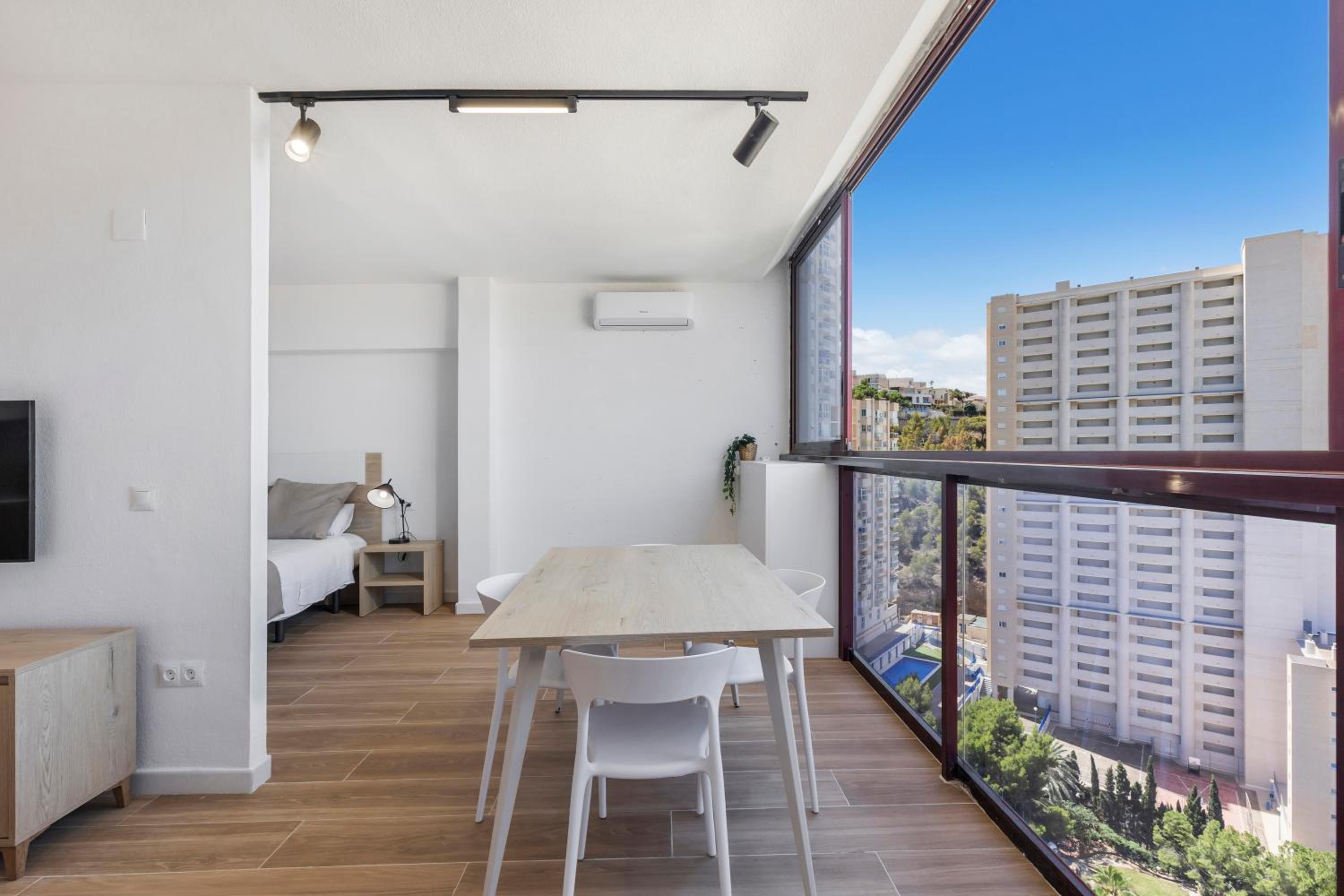 Magnifico apartamento en Benidorm con AC y Wifi