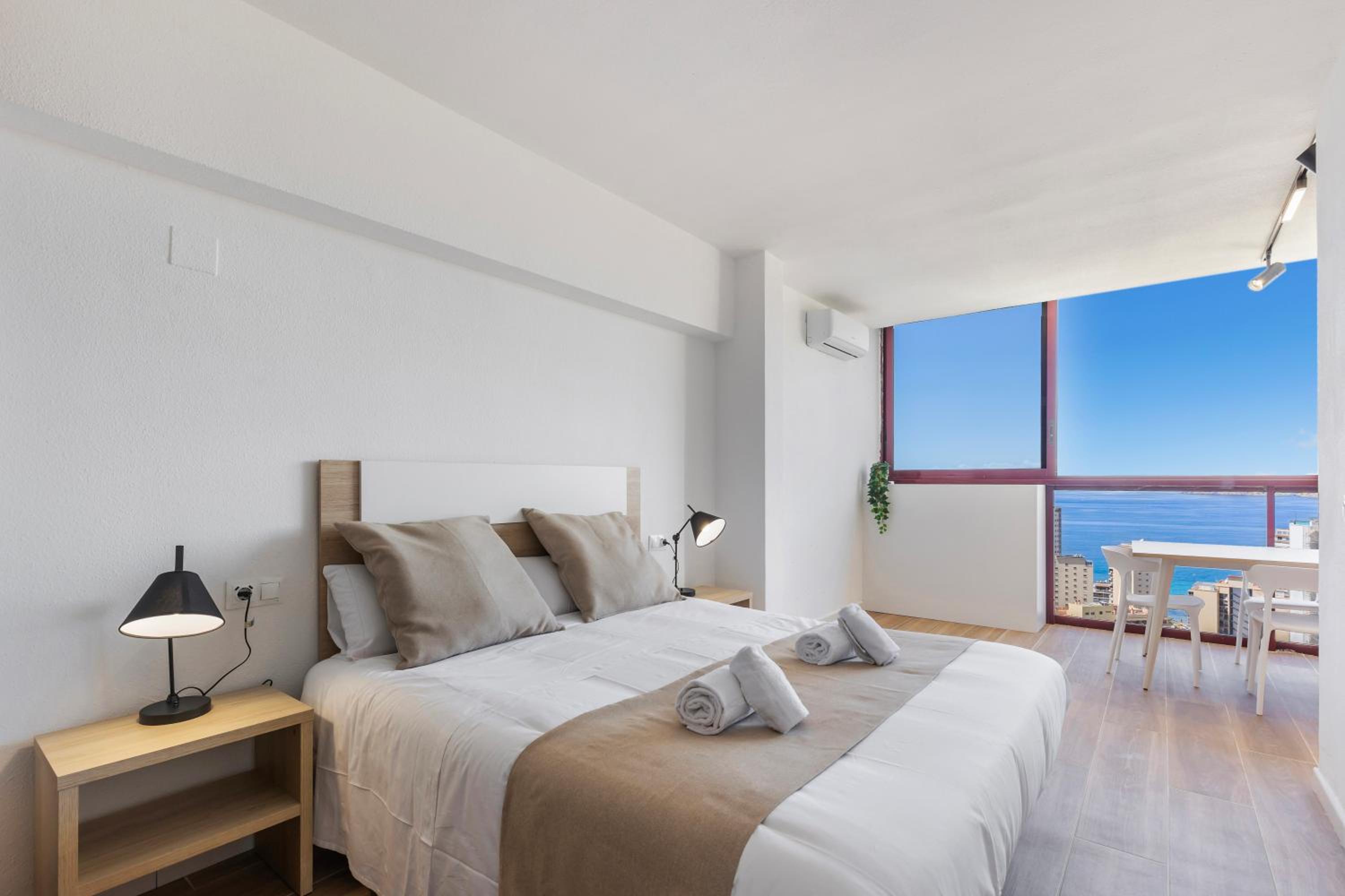 Magnifico apartamento en Benidorm con AC y Wifi