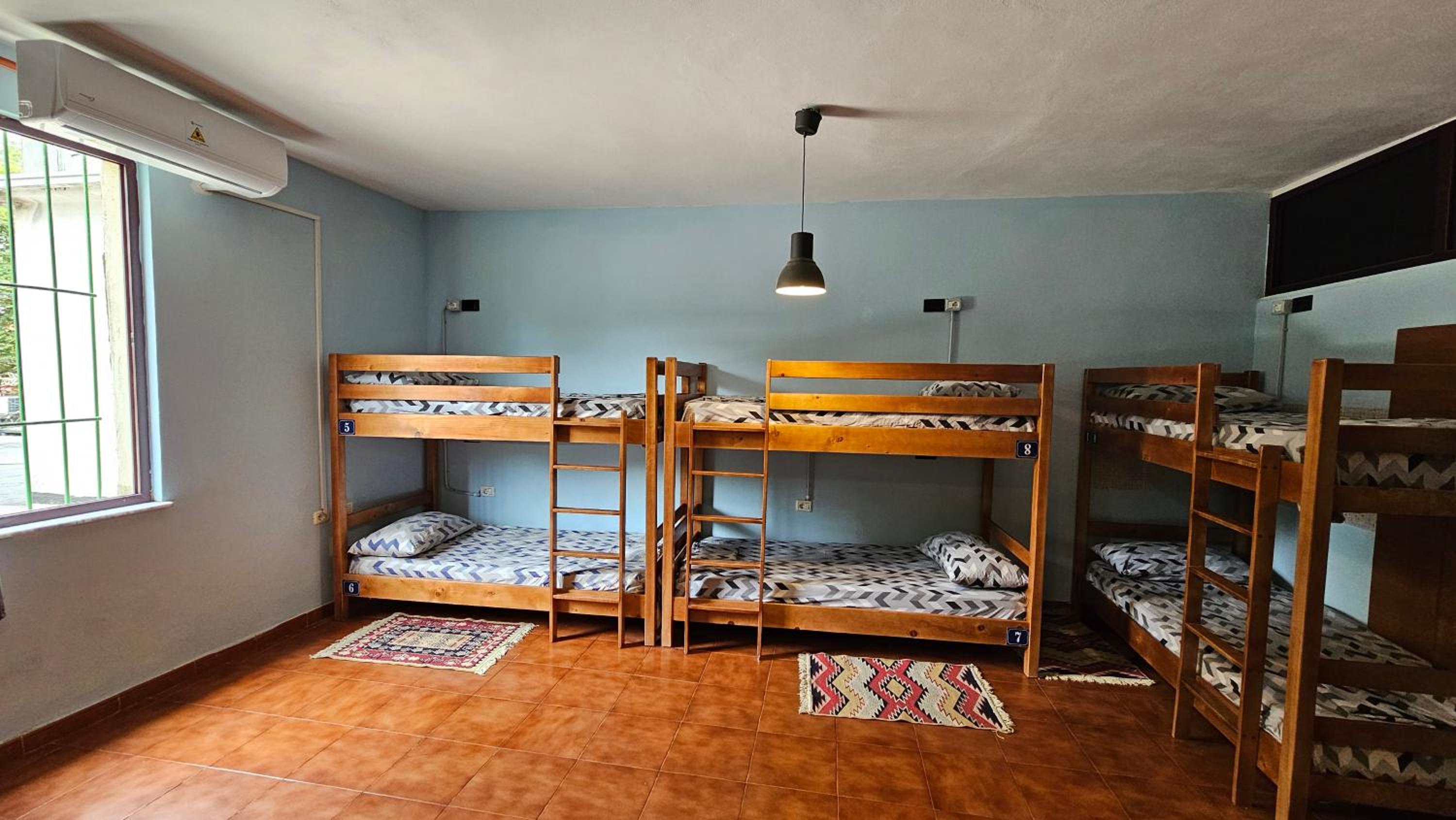 Traveler Hostel