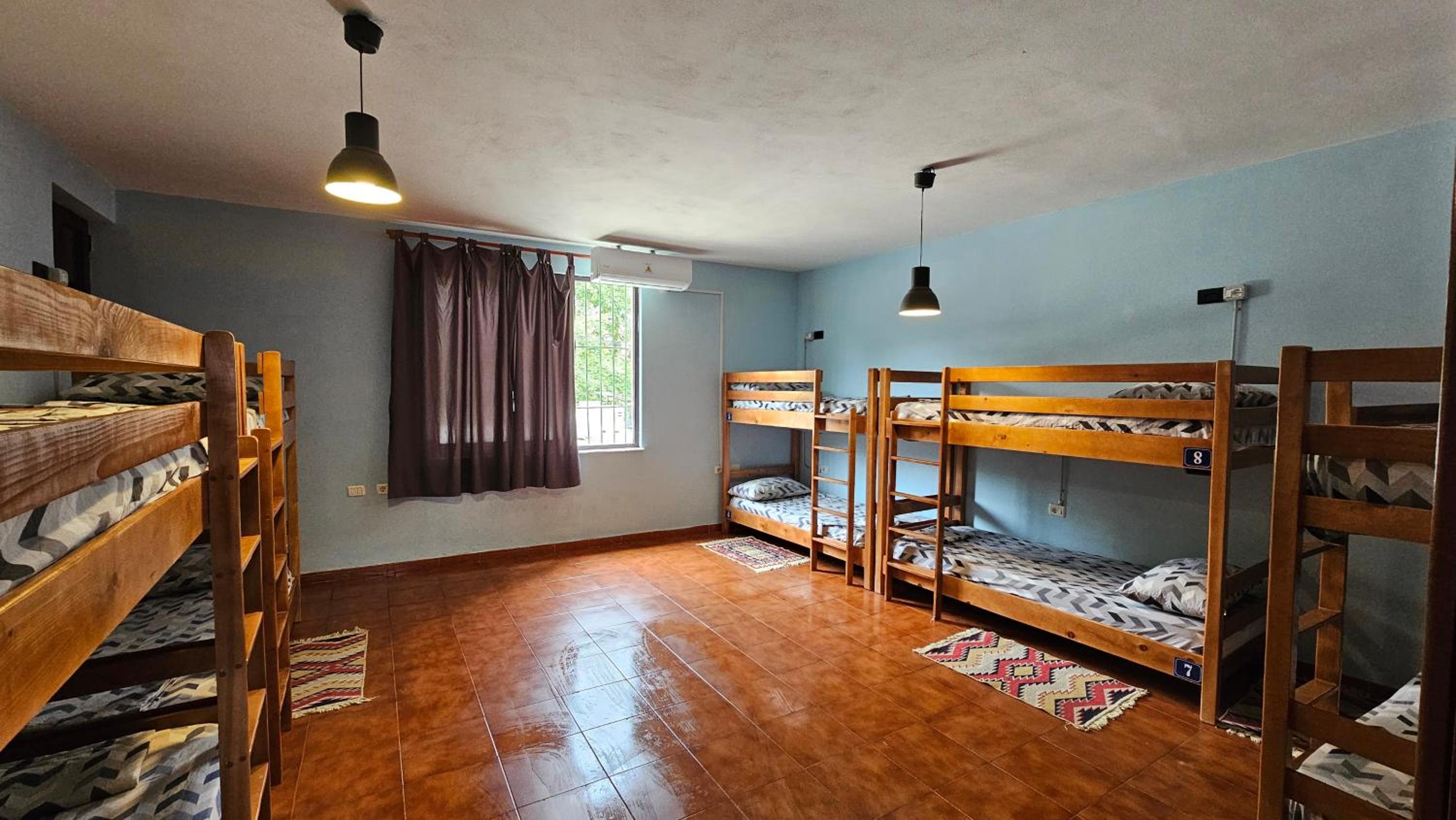Traveler Hostel