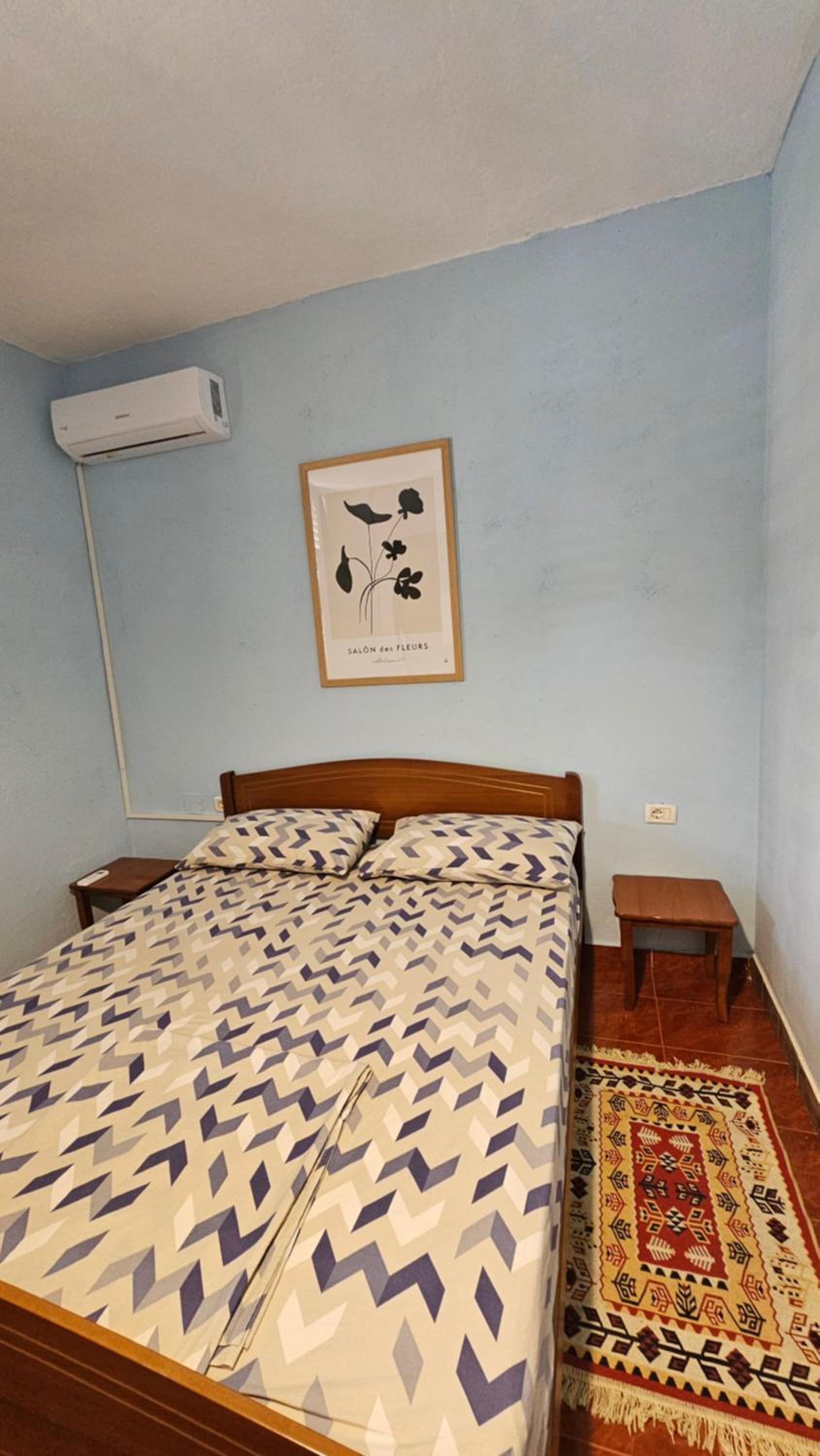 Traveler Hostel