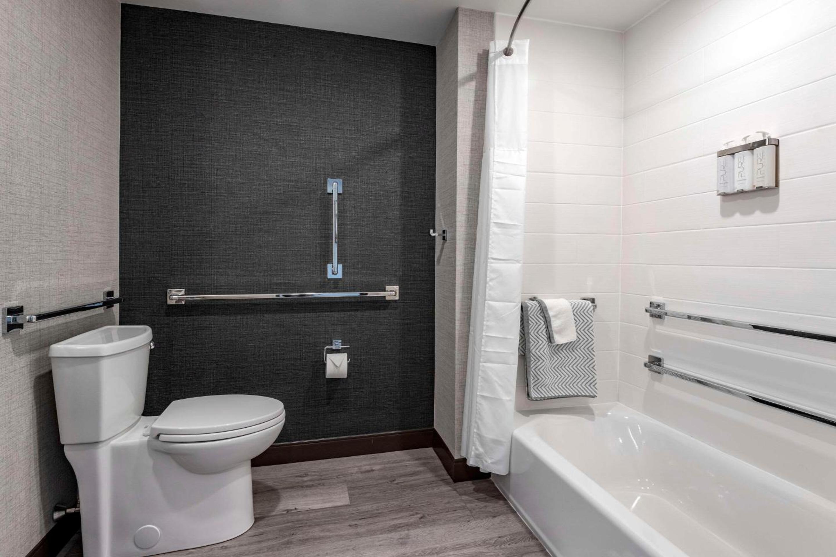 Portland Vacations - Cambria Hotel Portland Downtown Old Port - Property Image 61