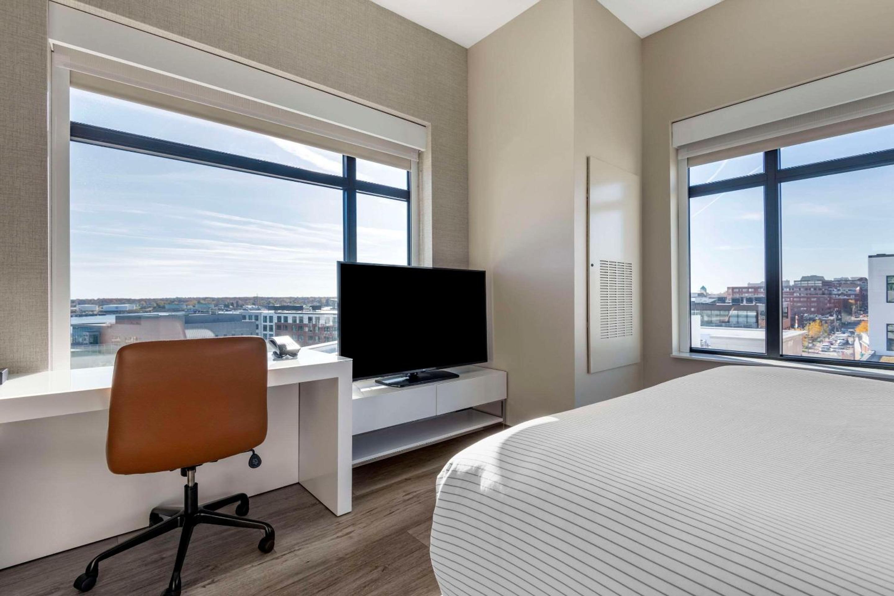 Portland Vacations - Cambria Hotel Portland Downtown Old Port - Property Image 79