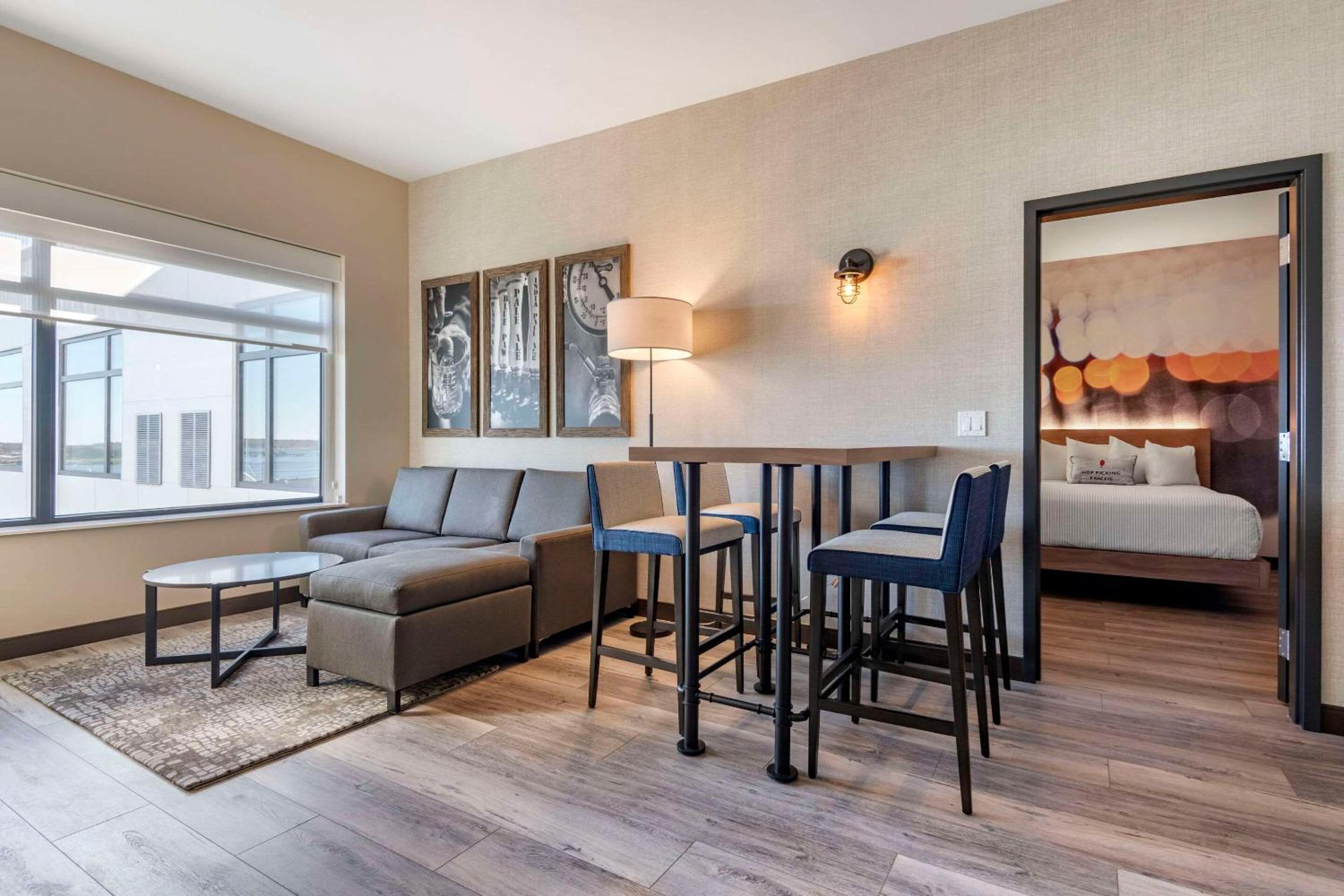 Portland Vacations - Cambria Hotel Portland Downtown Old Port - Property Image 14