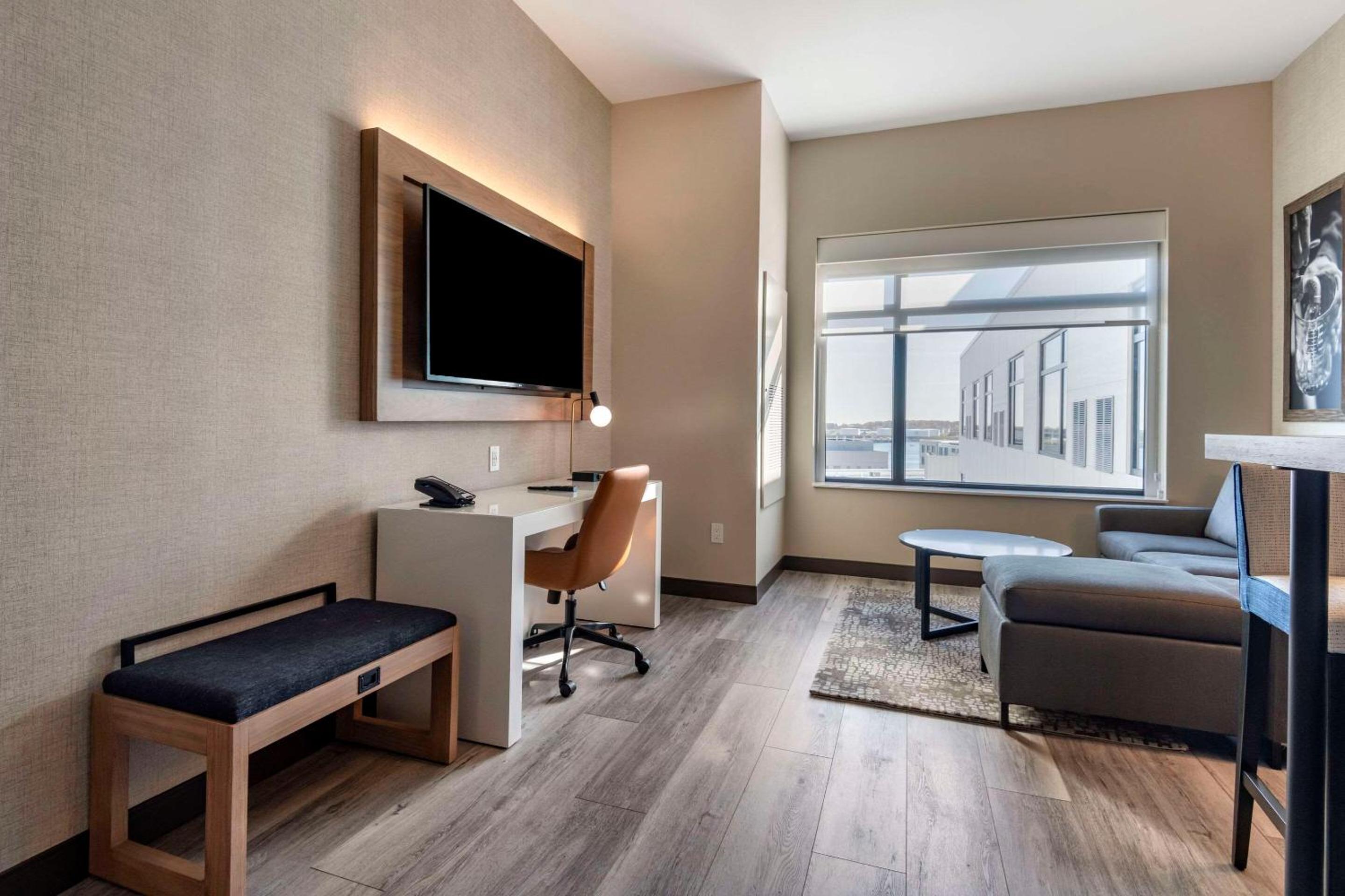 Portland Vacations - Cambria Hotel Portland Downtown Old Port - Property Image 15