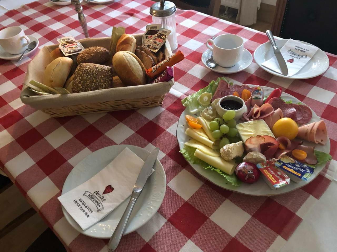 Stellplatz Wohnmobil und Wohnwagen am Landlust Hotel