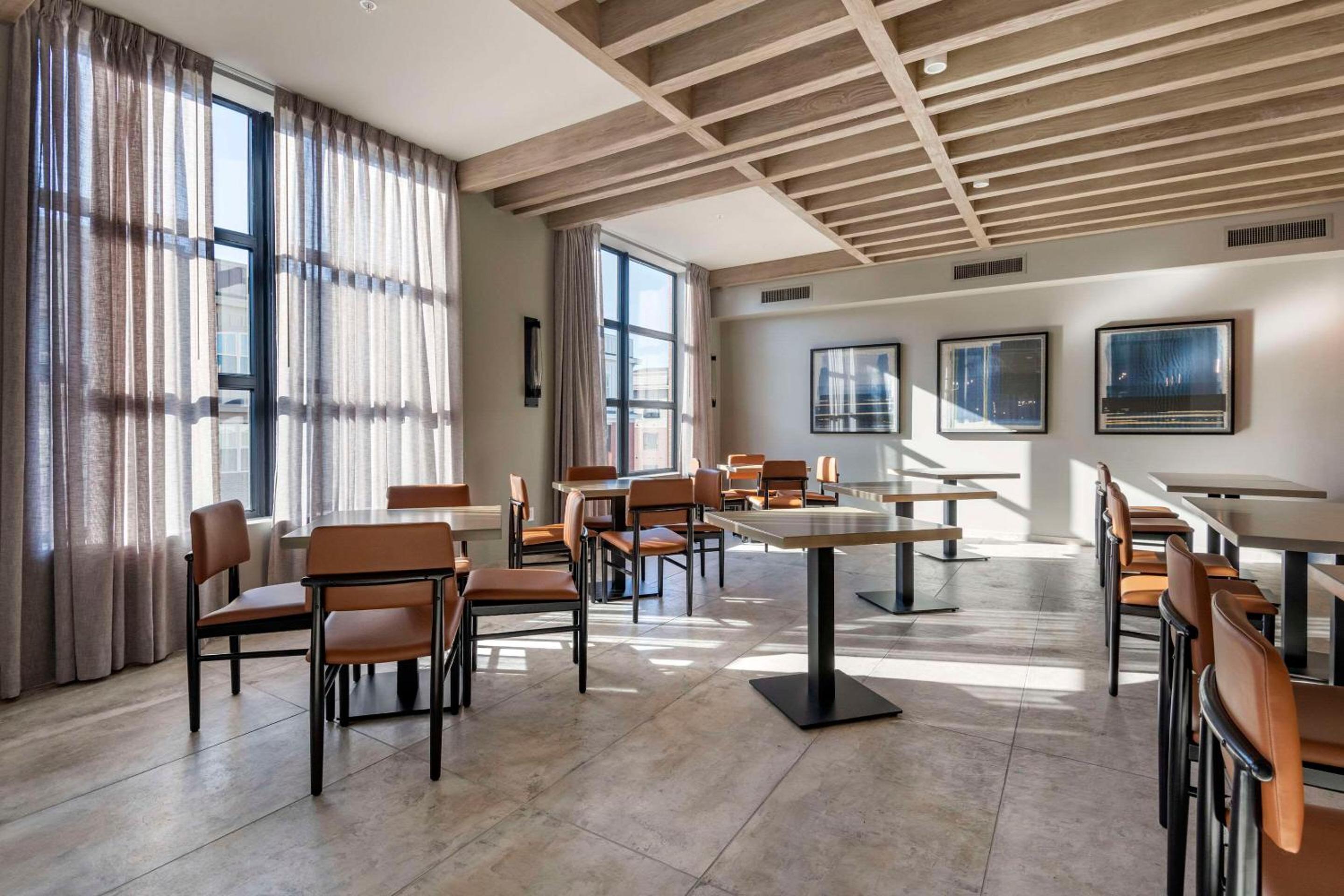 Portland Vacations - Cambria Hotel Portland Downtown Old Port - Property Image 25