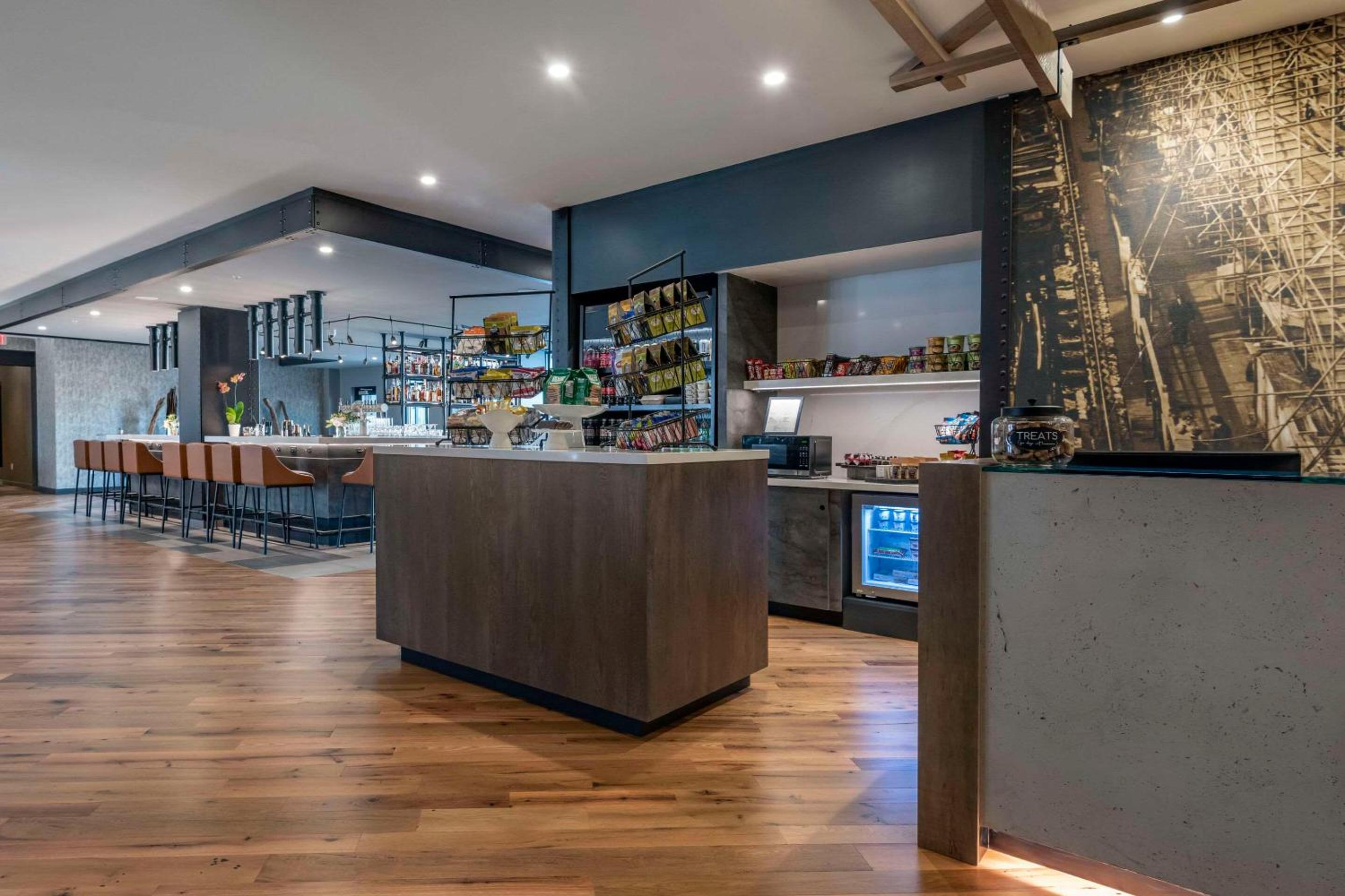 Portland Vacations - Cambria Hotel Portland Downtown Old Port - Property Image 84