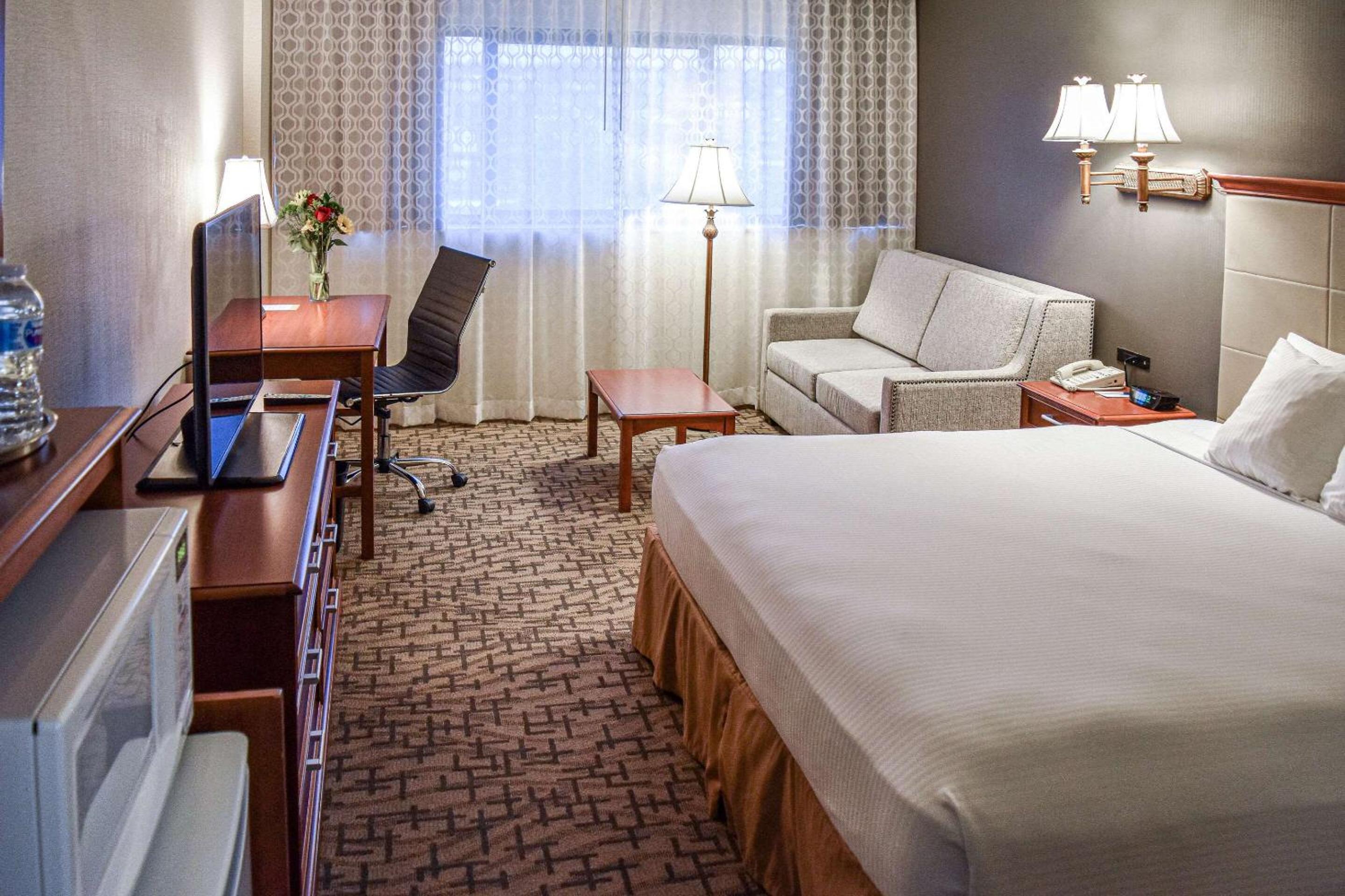 Comfort Inn  Suites Downtown Tacoma - Property Image 3