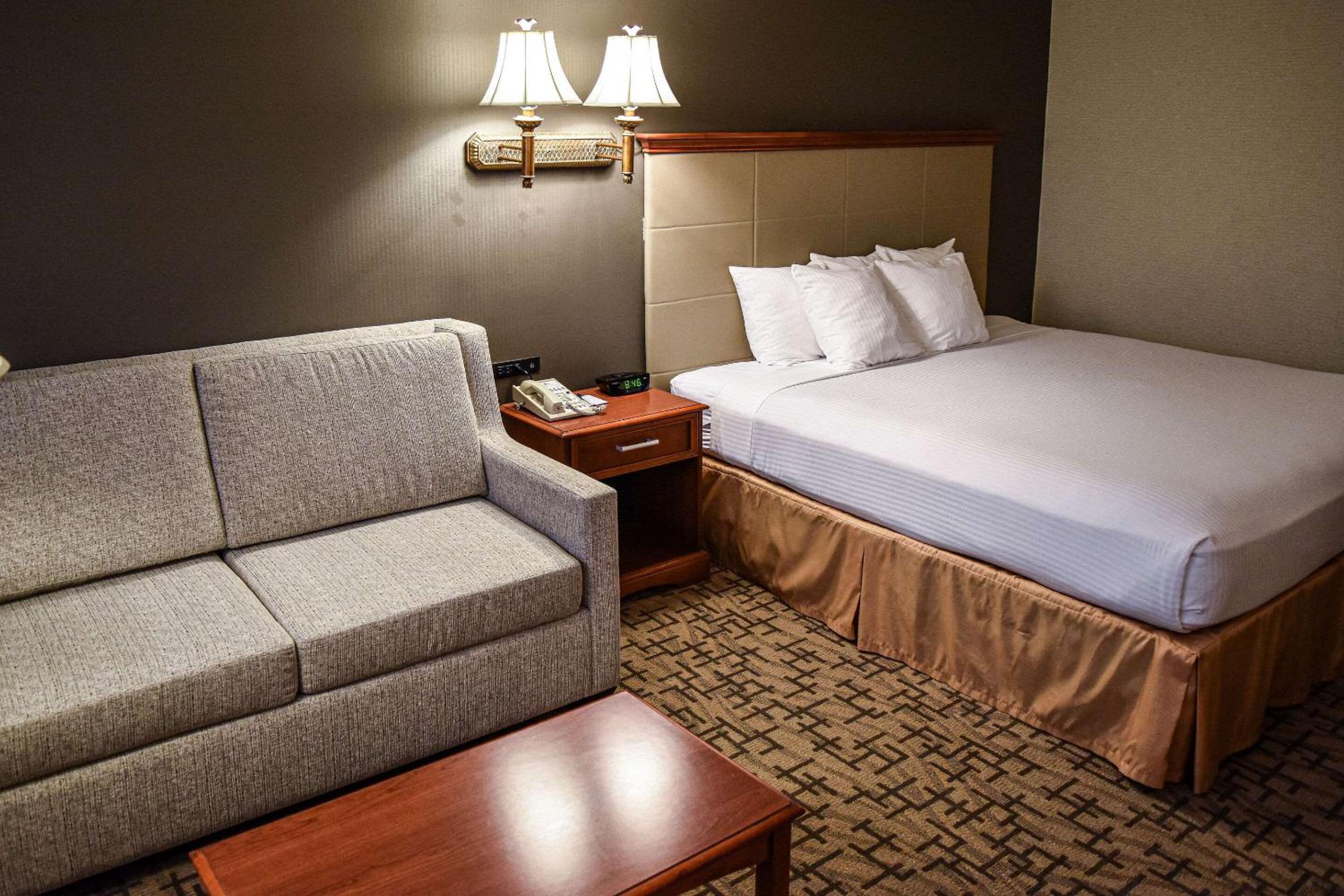 Comfort Inn  Suites Downtown Tacoma - Property Image 4