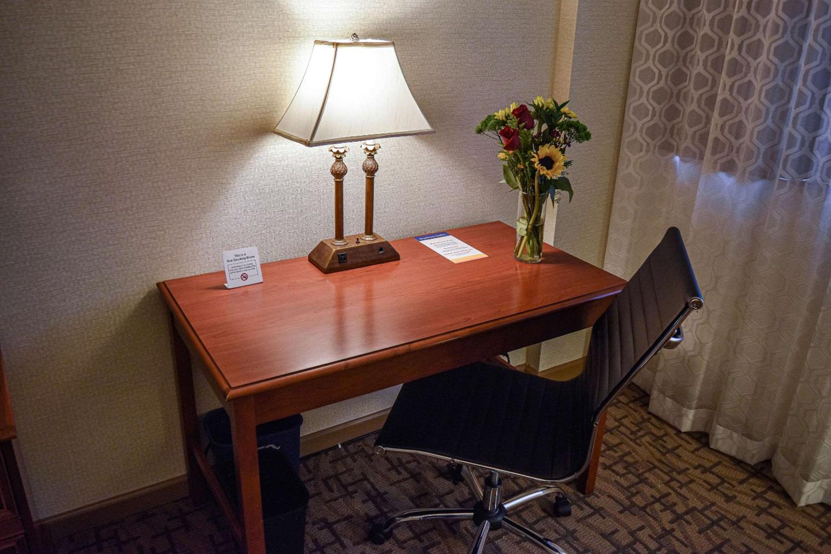 Comfort Inn  Suites Downtown Tacoma - Property Image 5