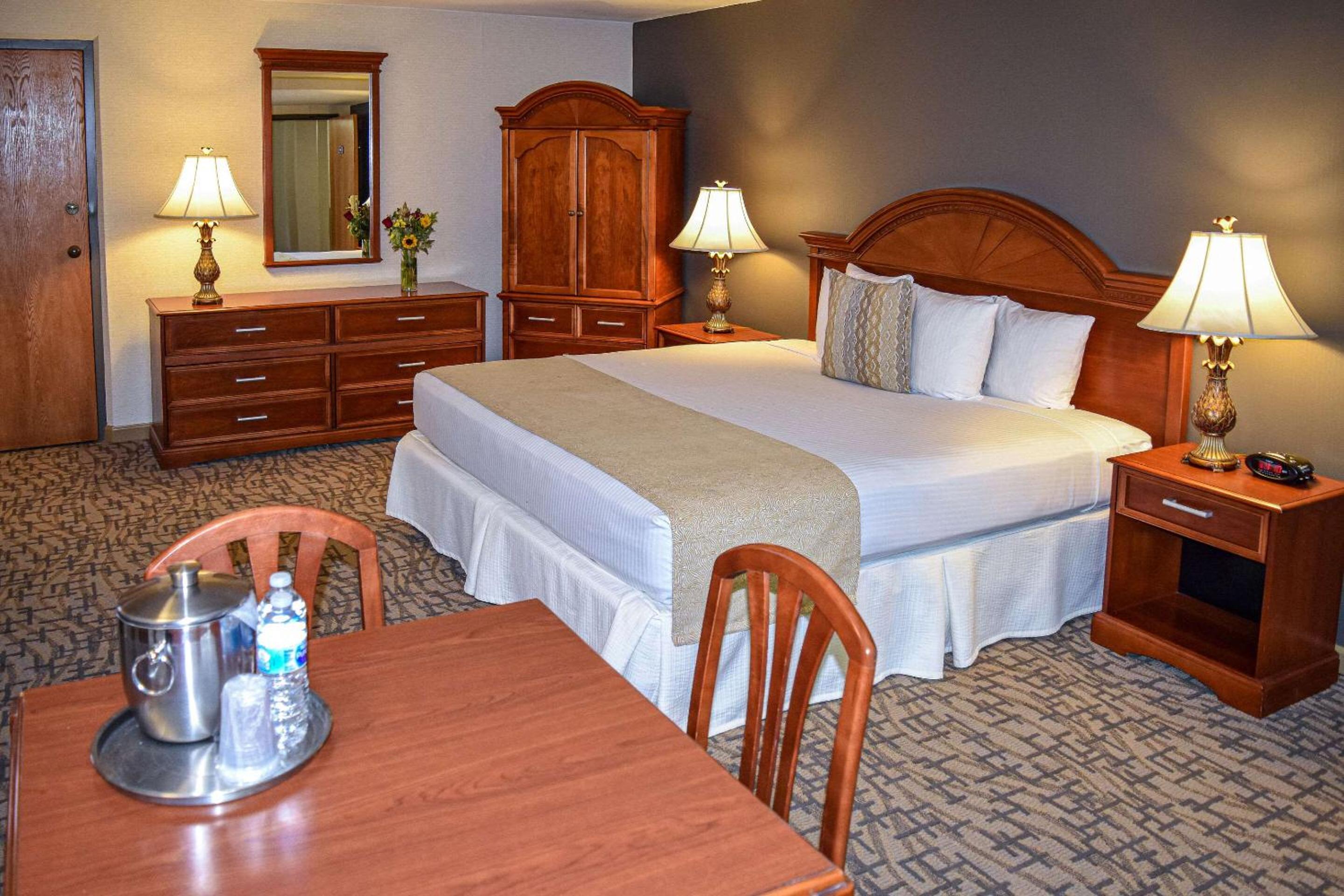 Comfort Inn  Suites Downtown Tacoma - Property Image 9