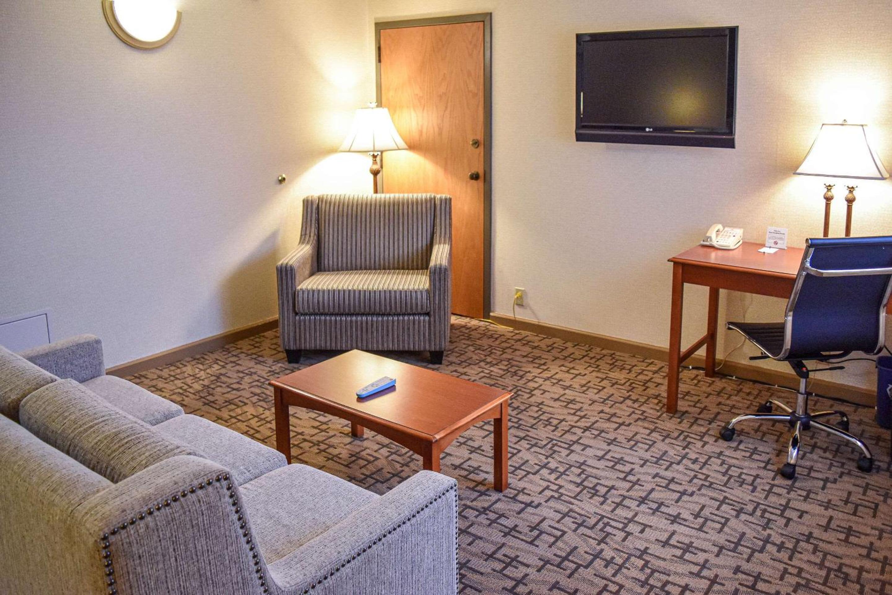 Comfort Inn  Suites Downtown Tacoma - Property Image 10