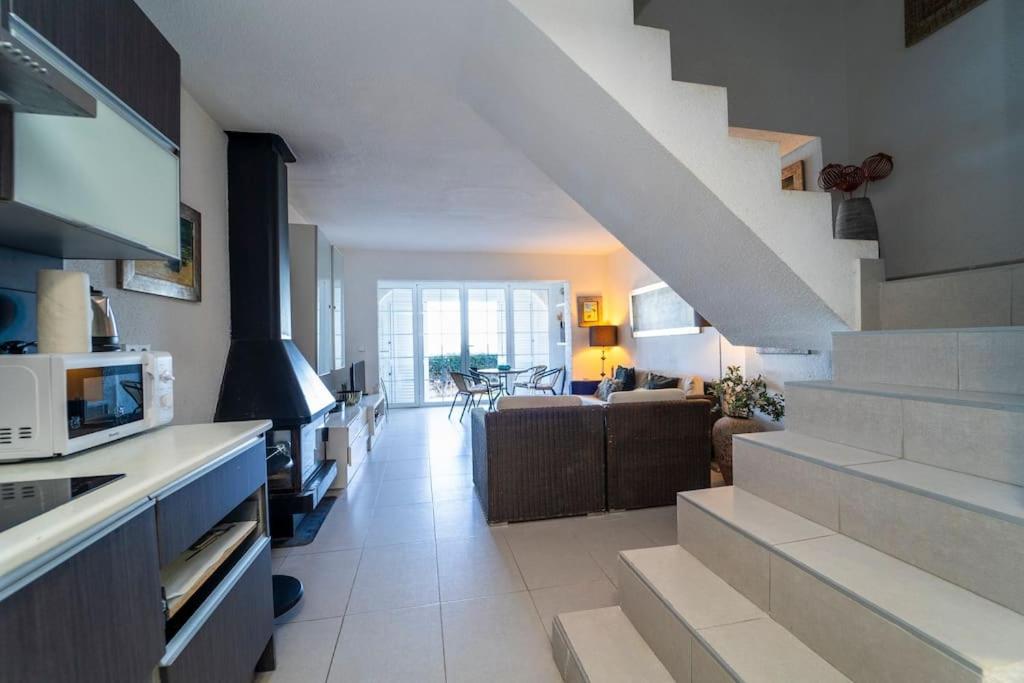 Seaview Bliss - Playa Flamenca Beachfront Bungalow