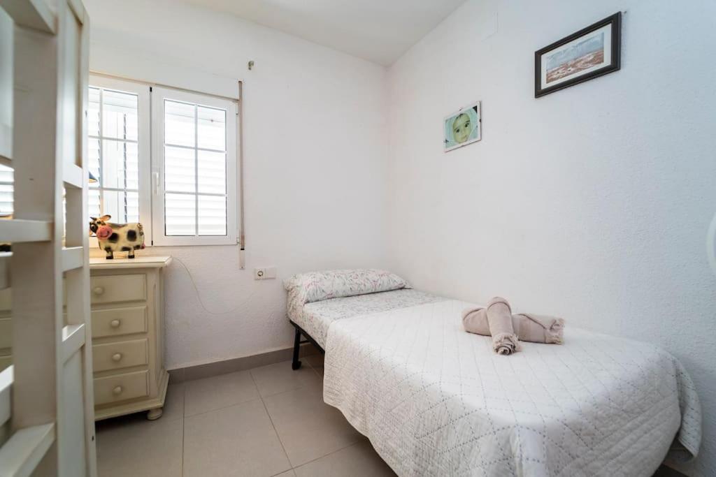 Seaview Bliss - Playa Flamenca Beachfront Bungalow