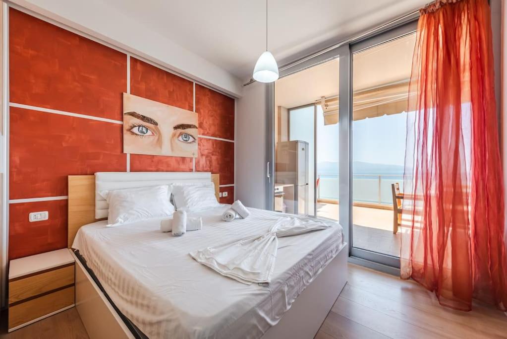 Naos' Beach Apartment