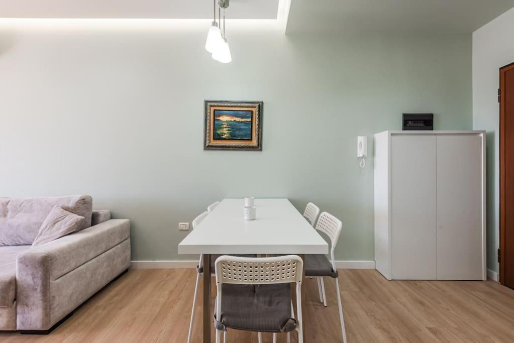 Naos' Beach Apartment