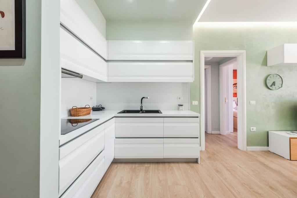 Naos' Beach Apartment