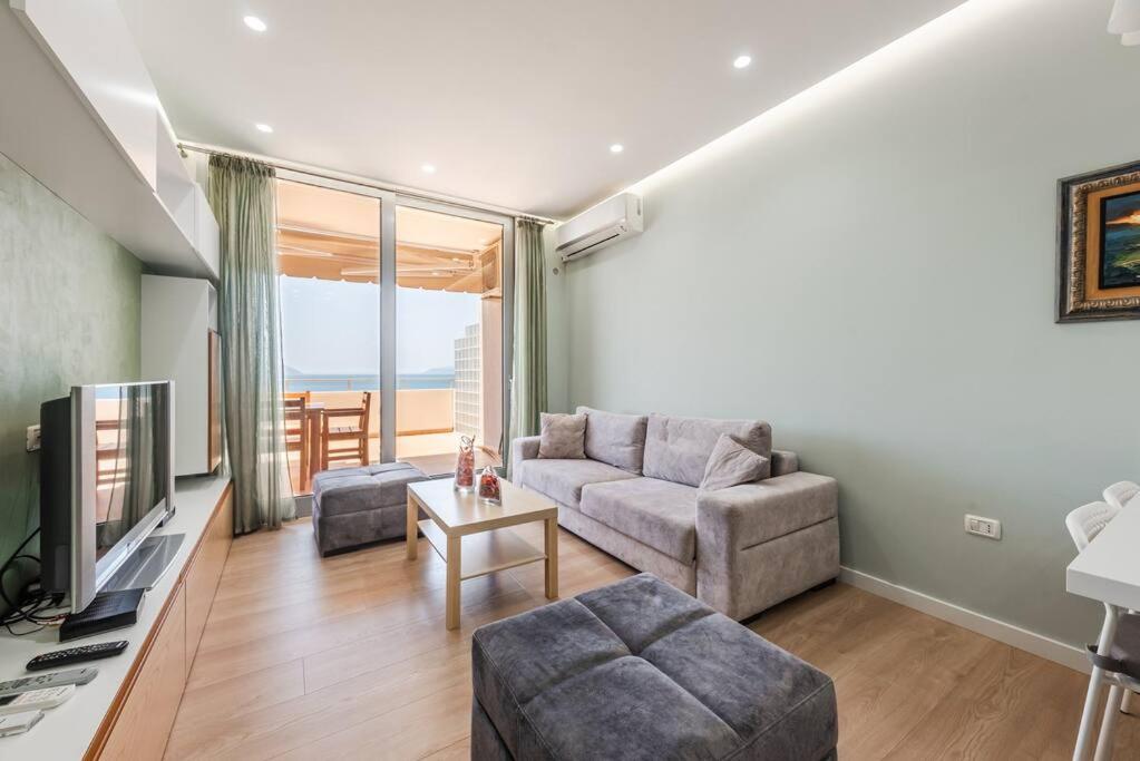 Naos' Beach Apartment