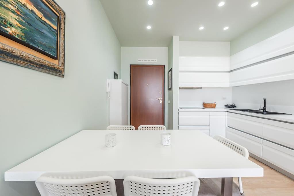 Naos' Beach Apartment