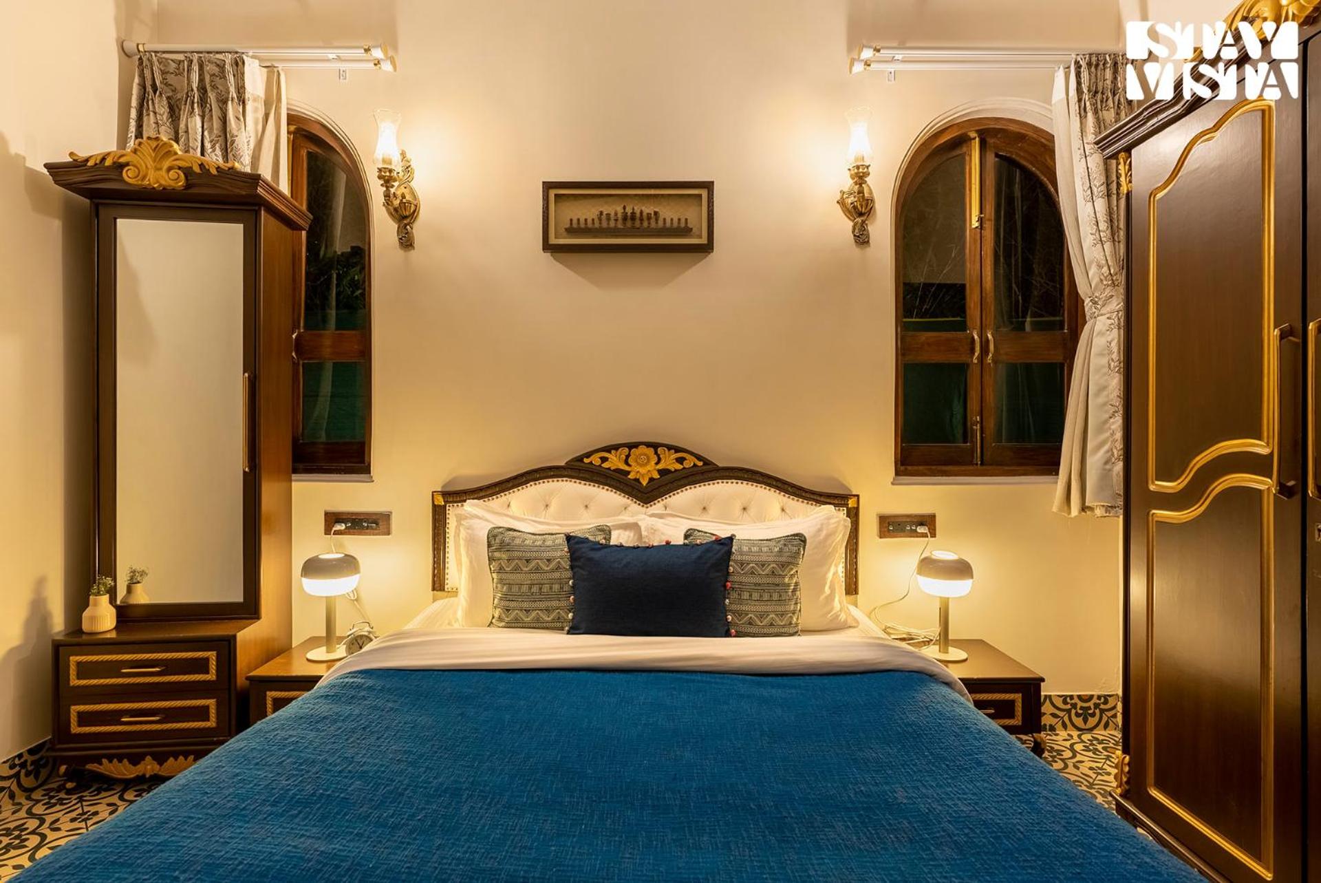 StayVista's Ashwamedha Manor - Mountain-Side Luxury Retreat with Outdoor Pool and Indoor Activities view 3