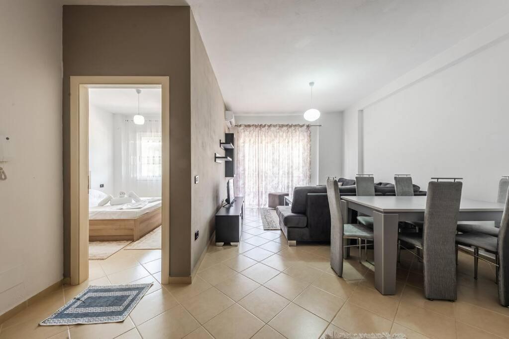 Comfort Beach Apartment by PikHost
