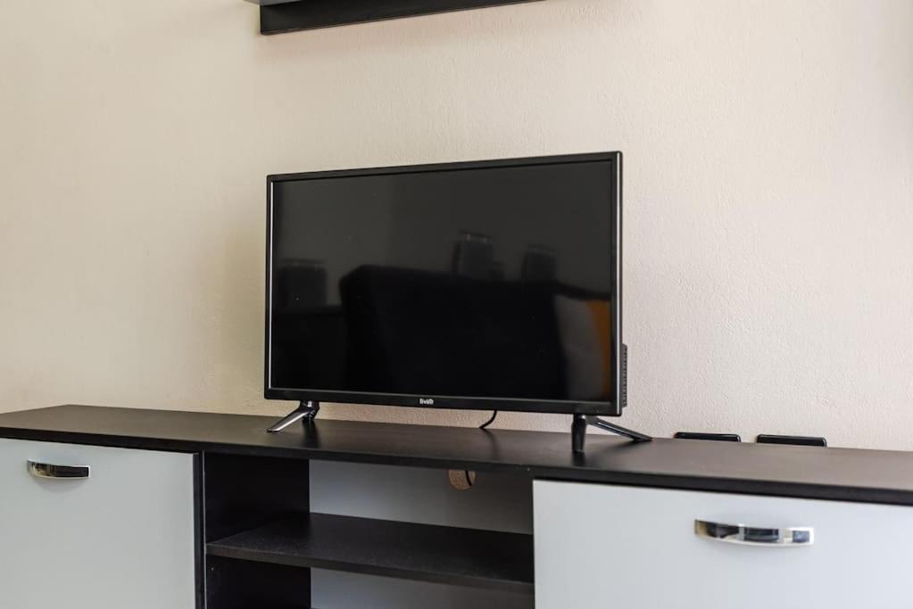 Comfort Beach Apartment by PikHost