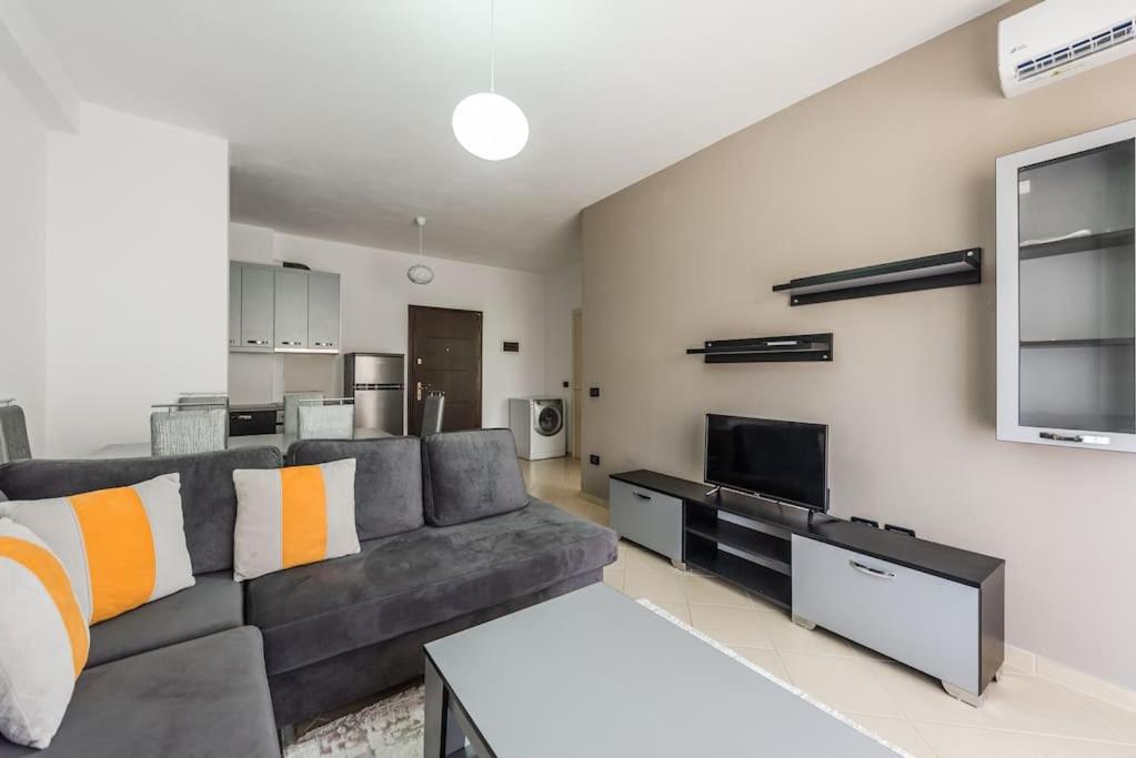 Comfort Beach Apartment by PikHost
