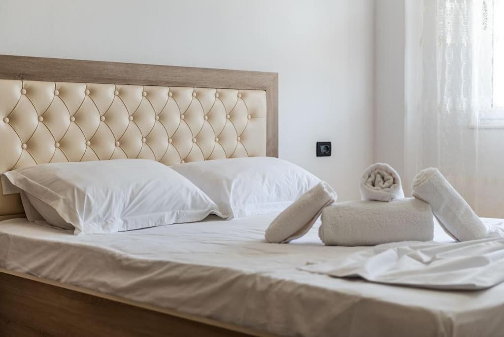 Comfort Beach Apartment by PikHost