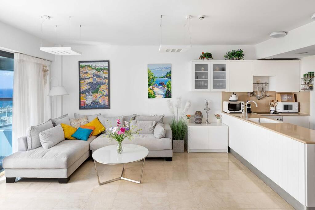 Beach Front Luxury Apartment view 4