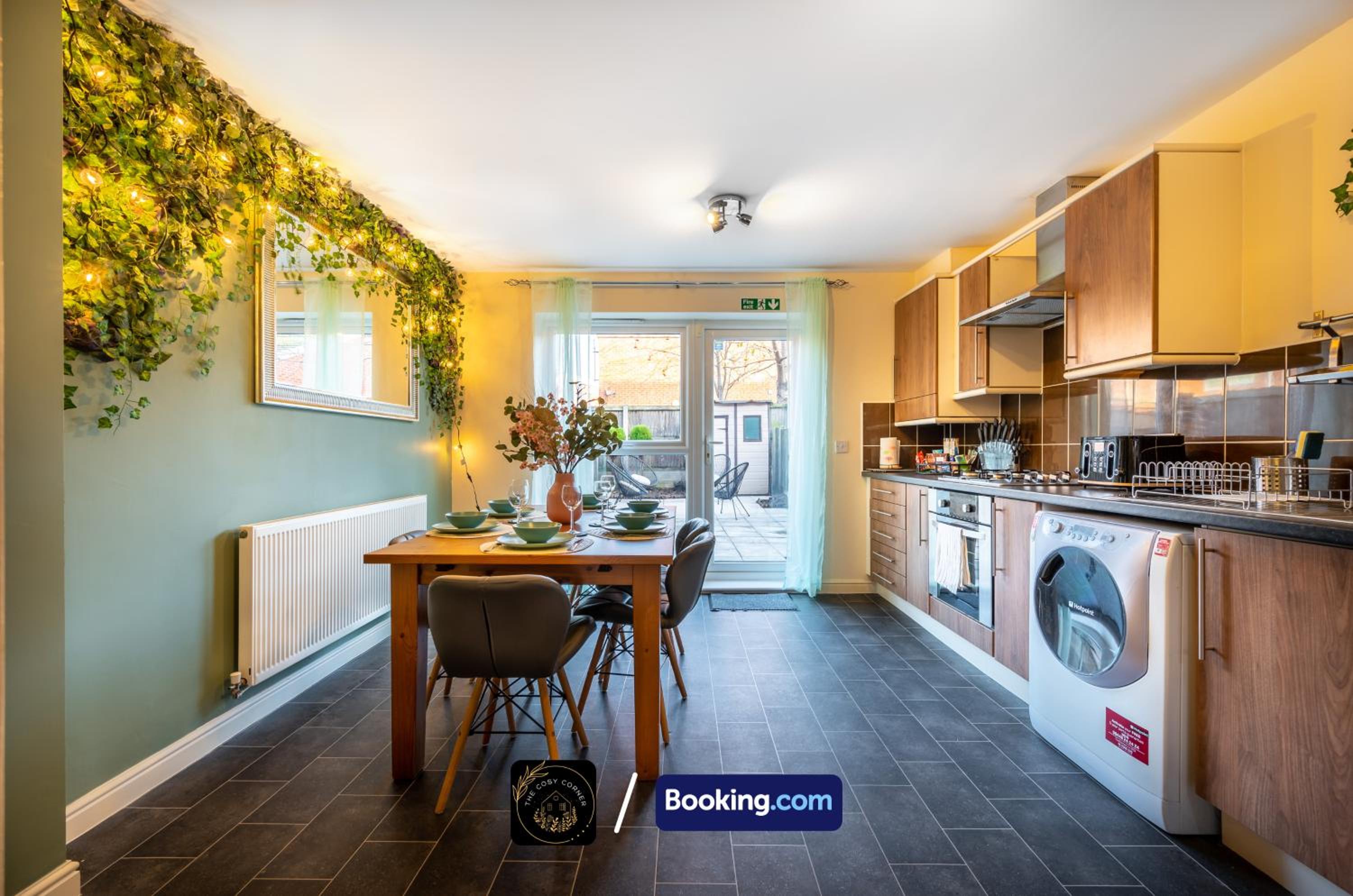 Cosy 4-Bed House l Garden l Free Parking l WiFi l Specious l Hosted by The Cosy Corner Nationwide