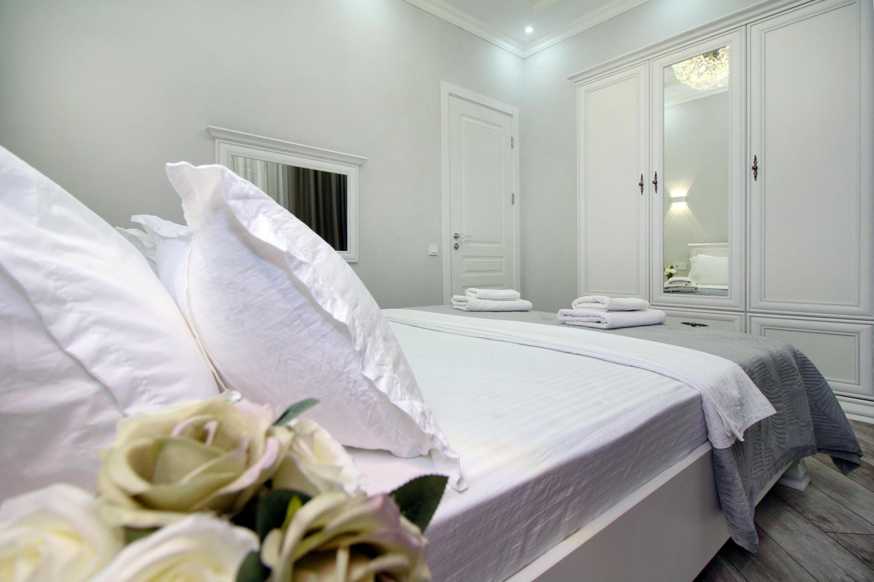 Amir Apartments, Business Class