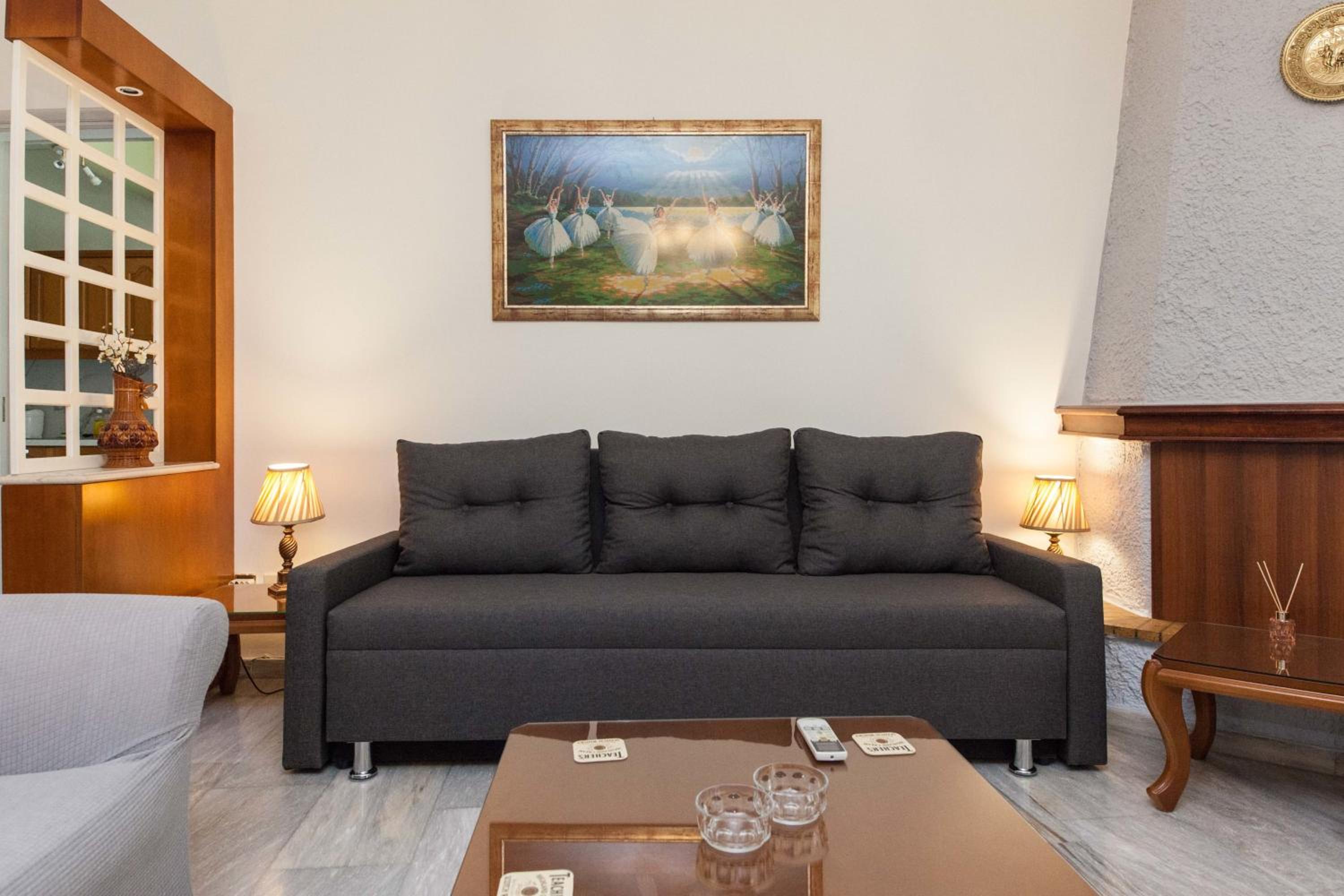 Classical 2 Bd Beauty Apt in Peacefull Chalandri