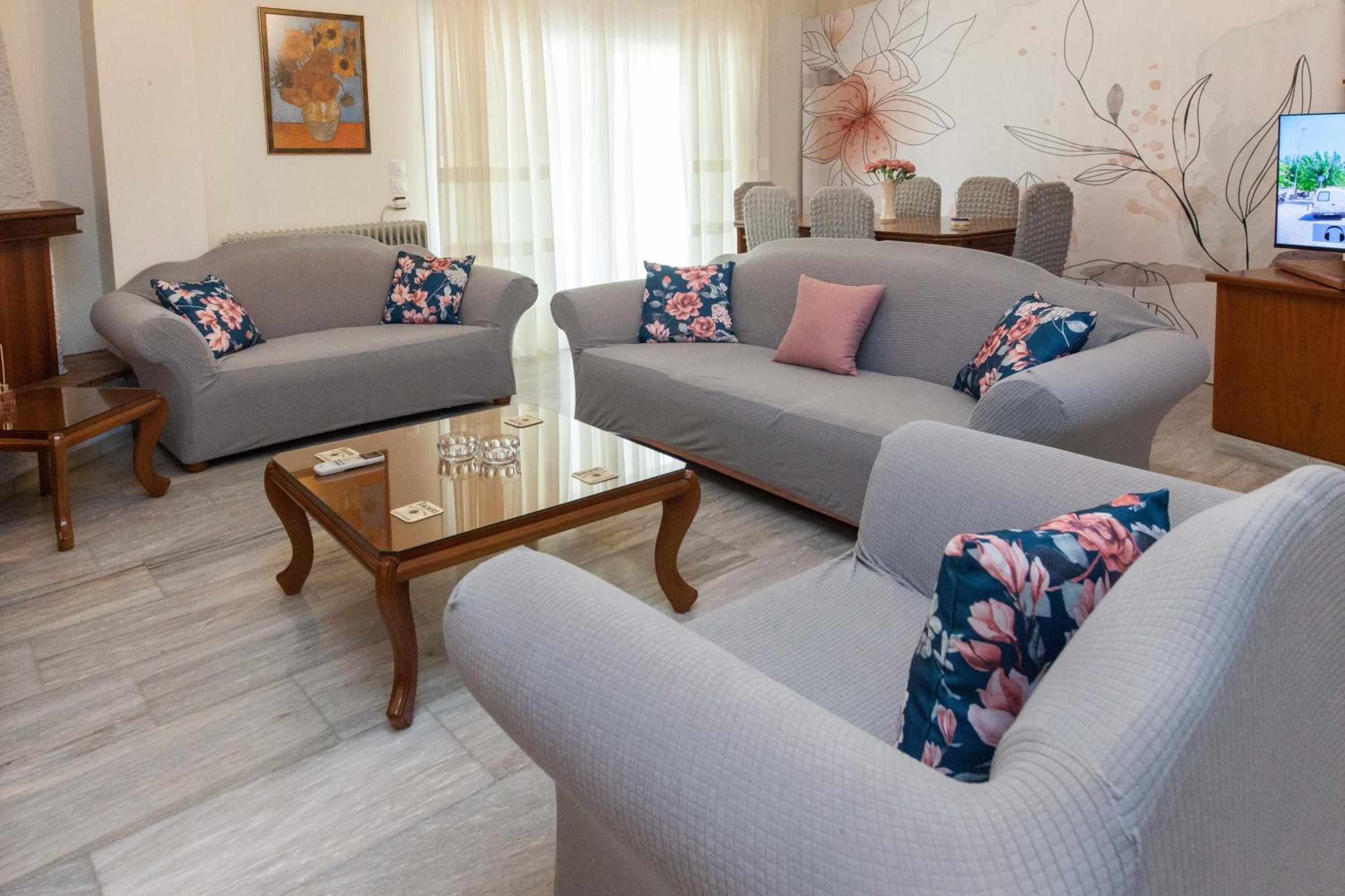 Classical 2 Bd Beauty Apt in Peacefull Chalandri