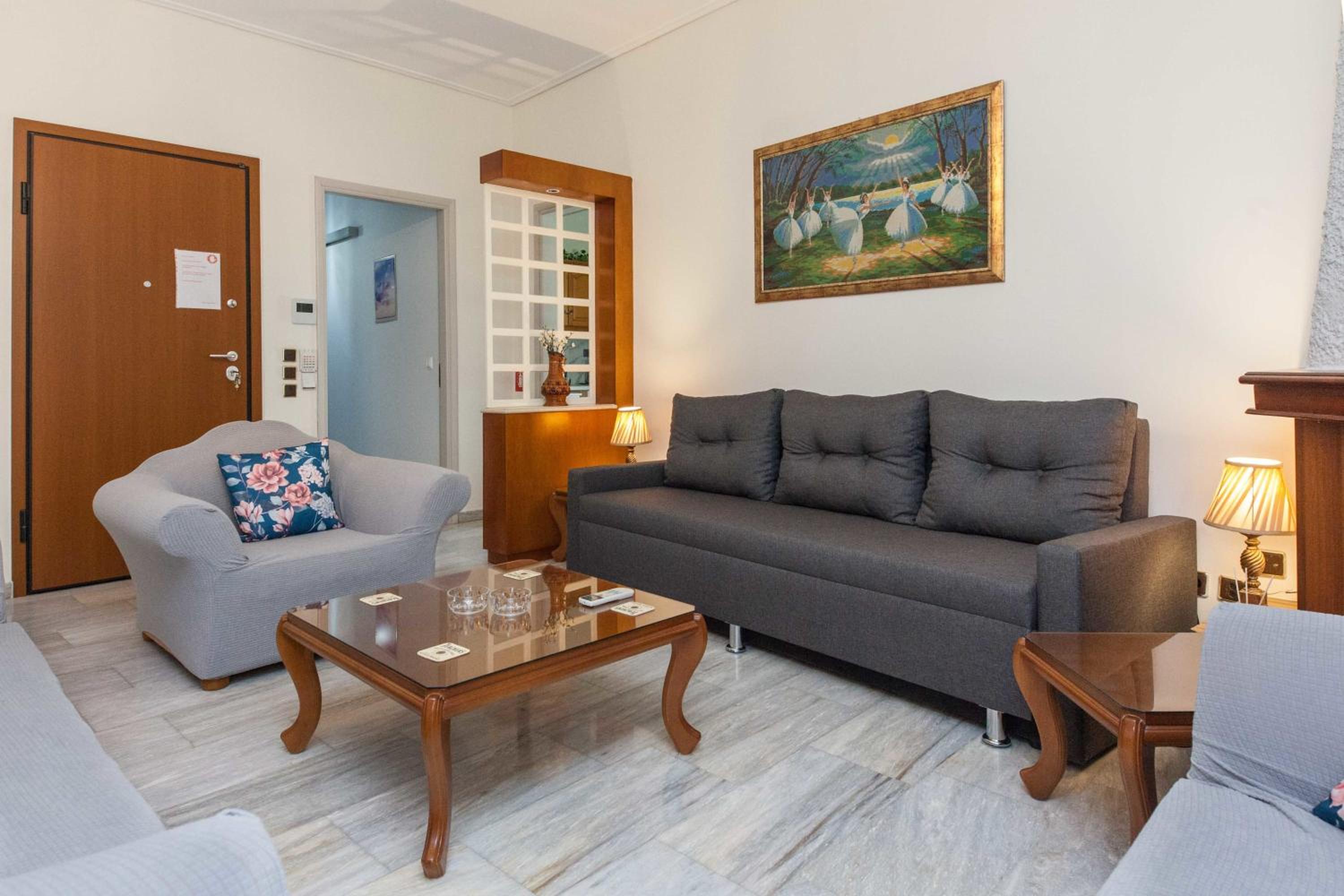 Classical 2 Bd Beauty Apt in Peacefull Chalandri